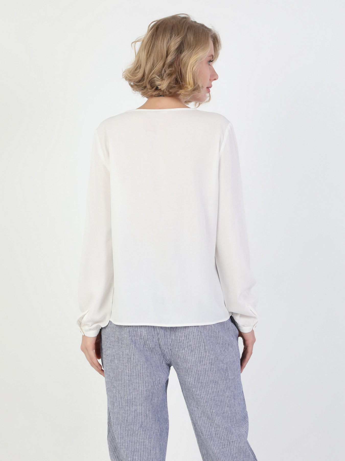 Сорочки Colin’s модель CL1051681OFW Сорочки Colin’s модель CL1051681OFW Фото