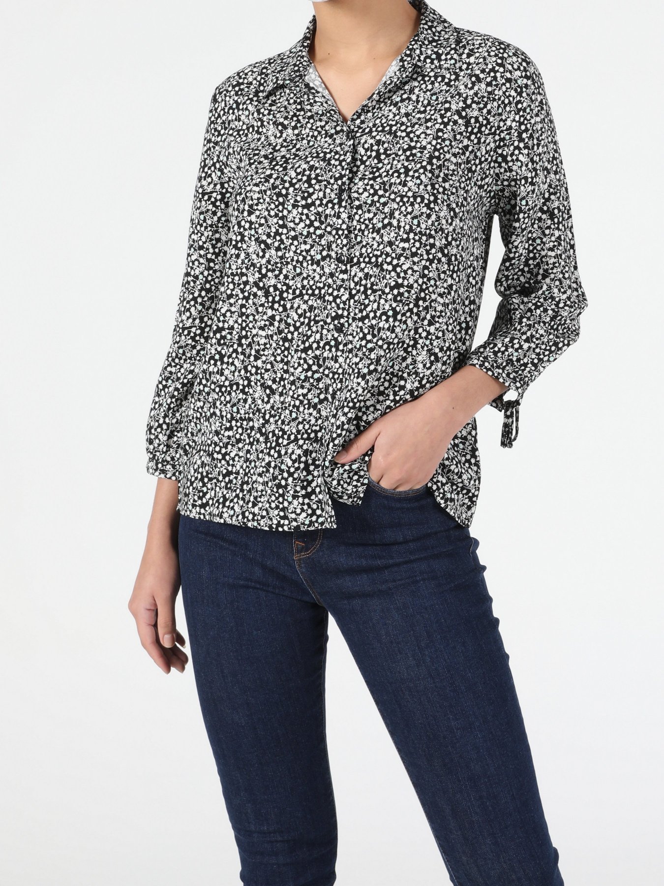 Сорочки Colin’s модель CL1052502BLK Сорочки Colin’s модель CL1052502BLK Фото