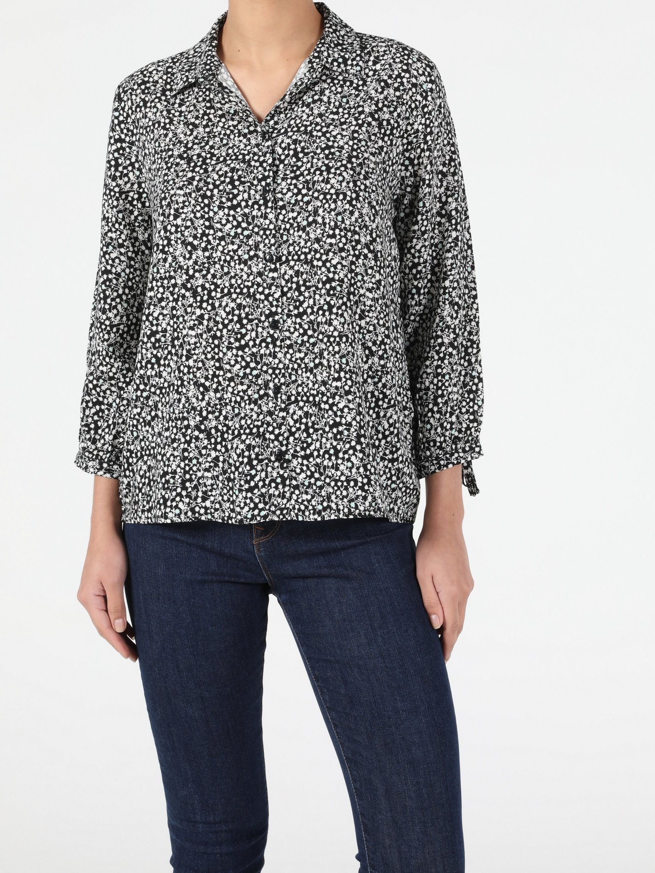 Сорочки Colin’s модель CL1052502BLK Сорочки Colin’s модель CL1052502BLK Фото