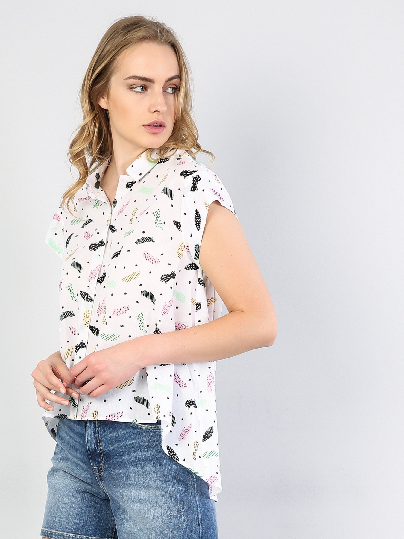 Сорочки Colin’s модель CL1040400WHT Сорочки Colin’s модель CL1040400WHT Фото