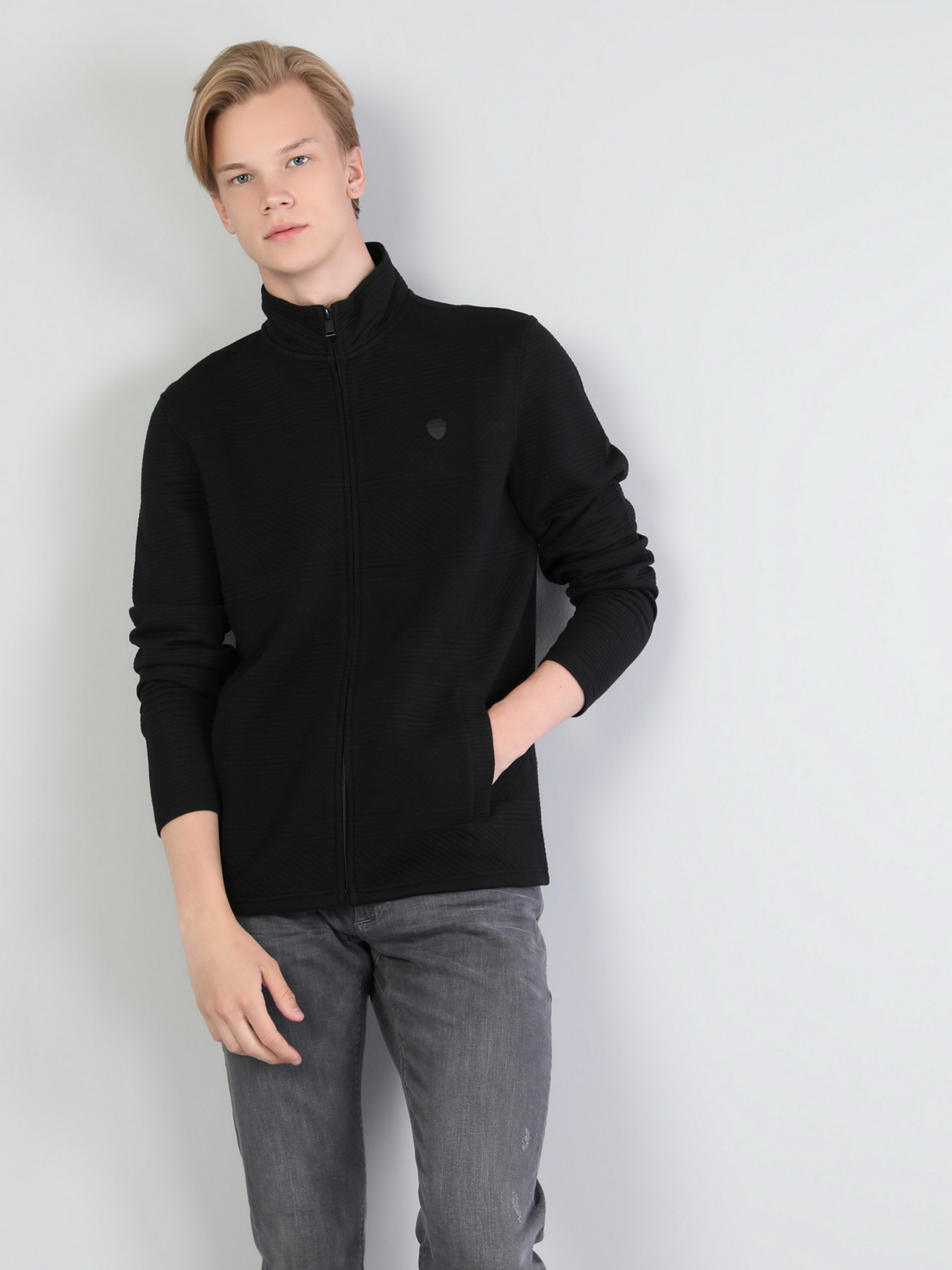 Худи и свитшоты Colin’s модель CL1044077BLK Фото