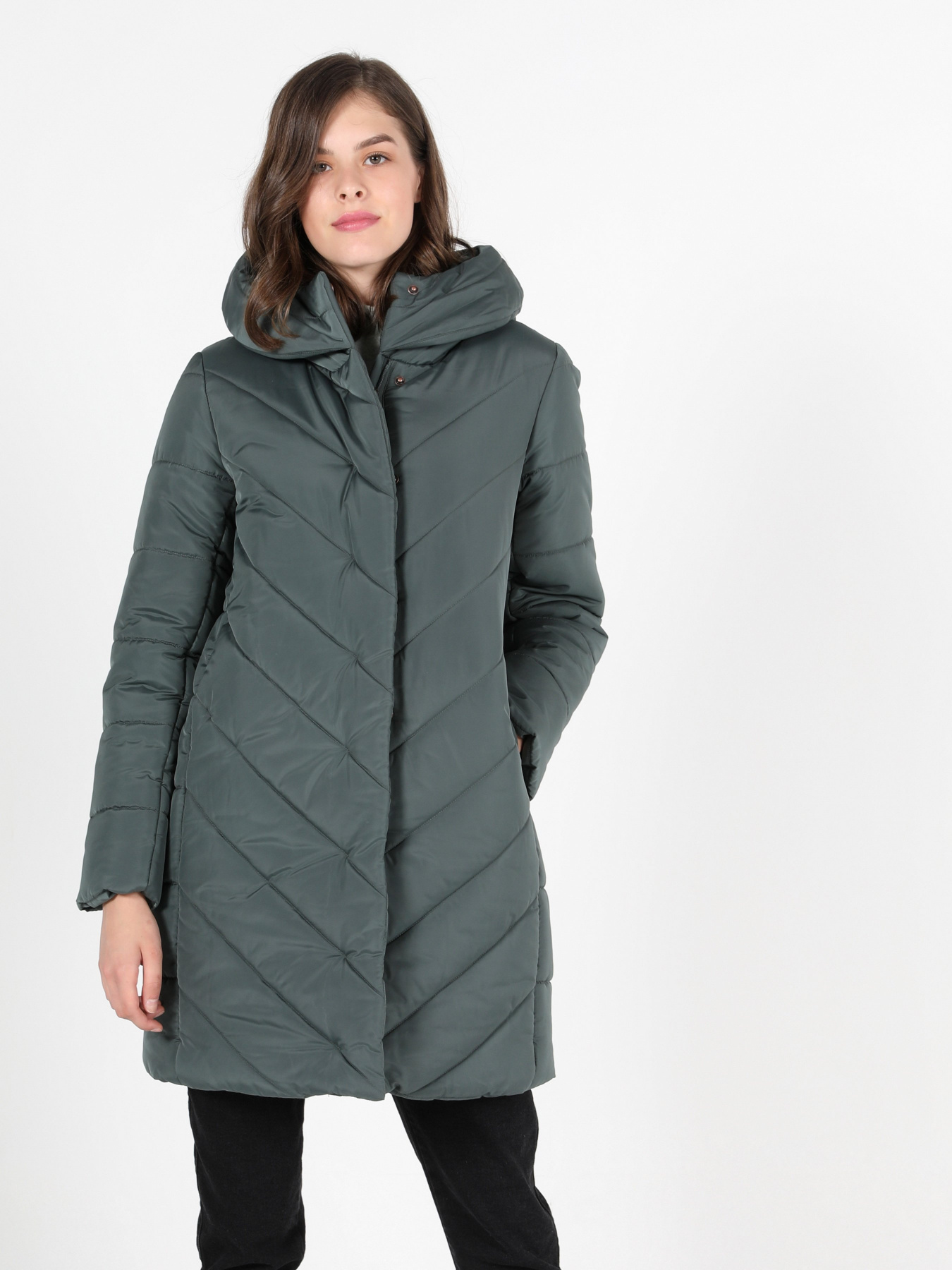 Куртки и дубленки Colin’s модель CL1050794KHA Куртки и дубленки Colin’s модель CL1050794KHA Фото