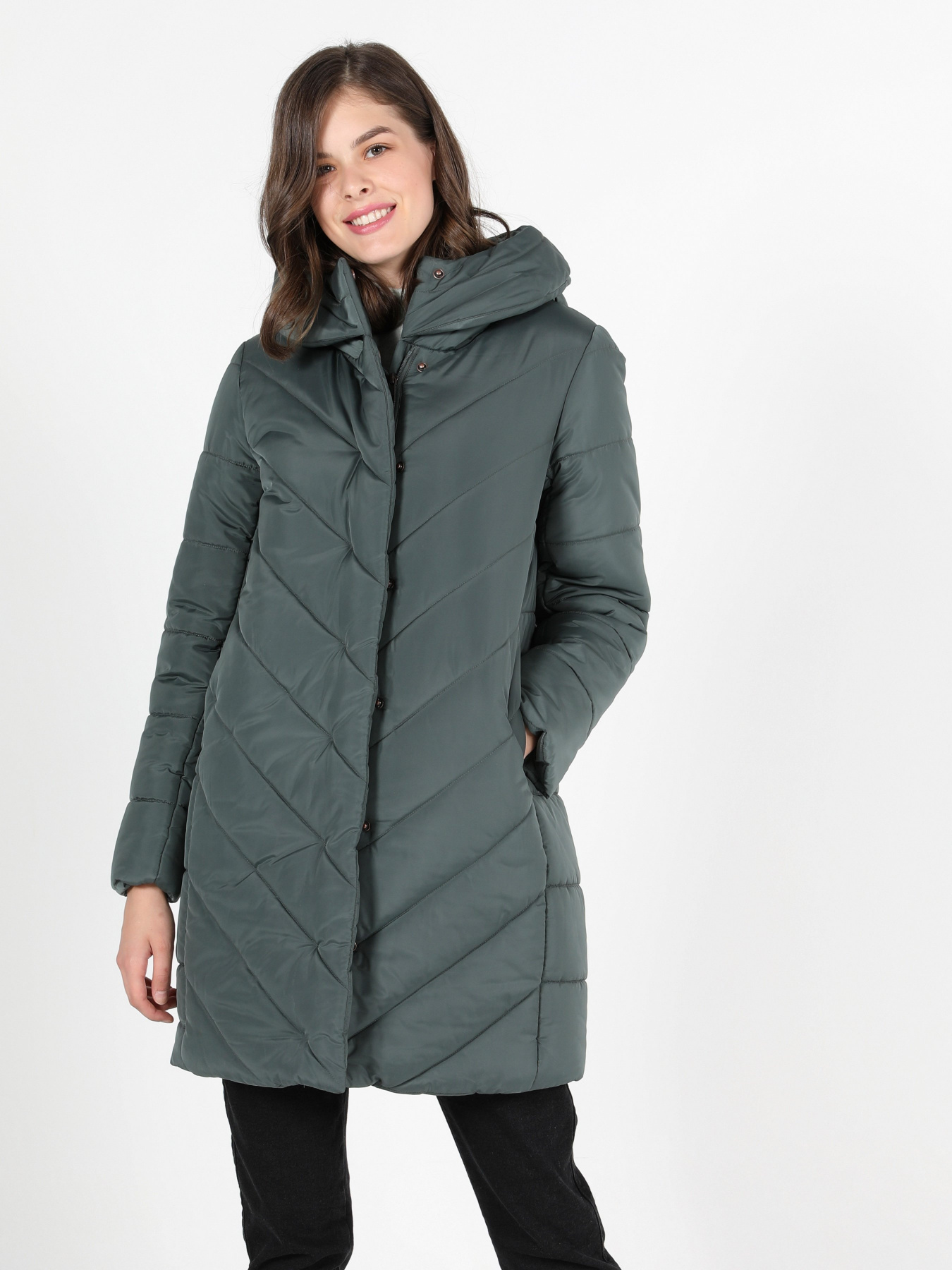 Куртки и дубленки Colin’s модель CL1050794KHA Куртки и дубленки Colin’s модель CL1050794KHA Фото