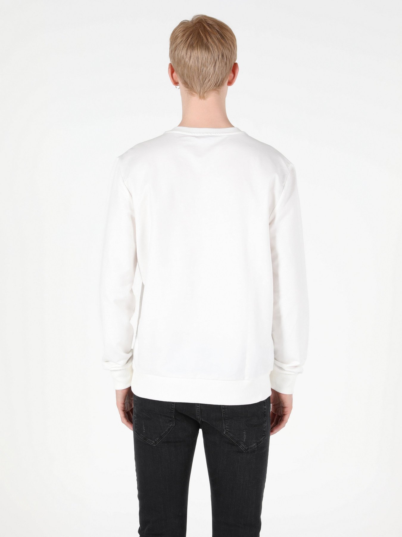 Худи и свитшоты Colin’s модель CL1051040WHT Худи и свитшоты Colin’s модель CL1051040WHT Фото