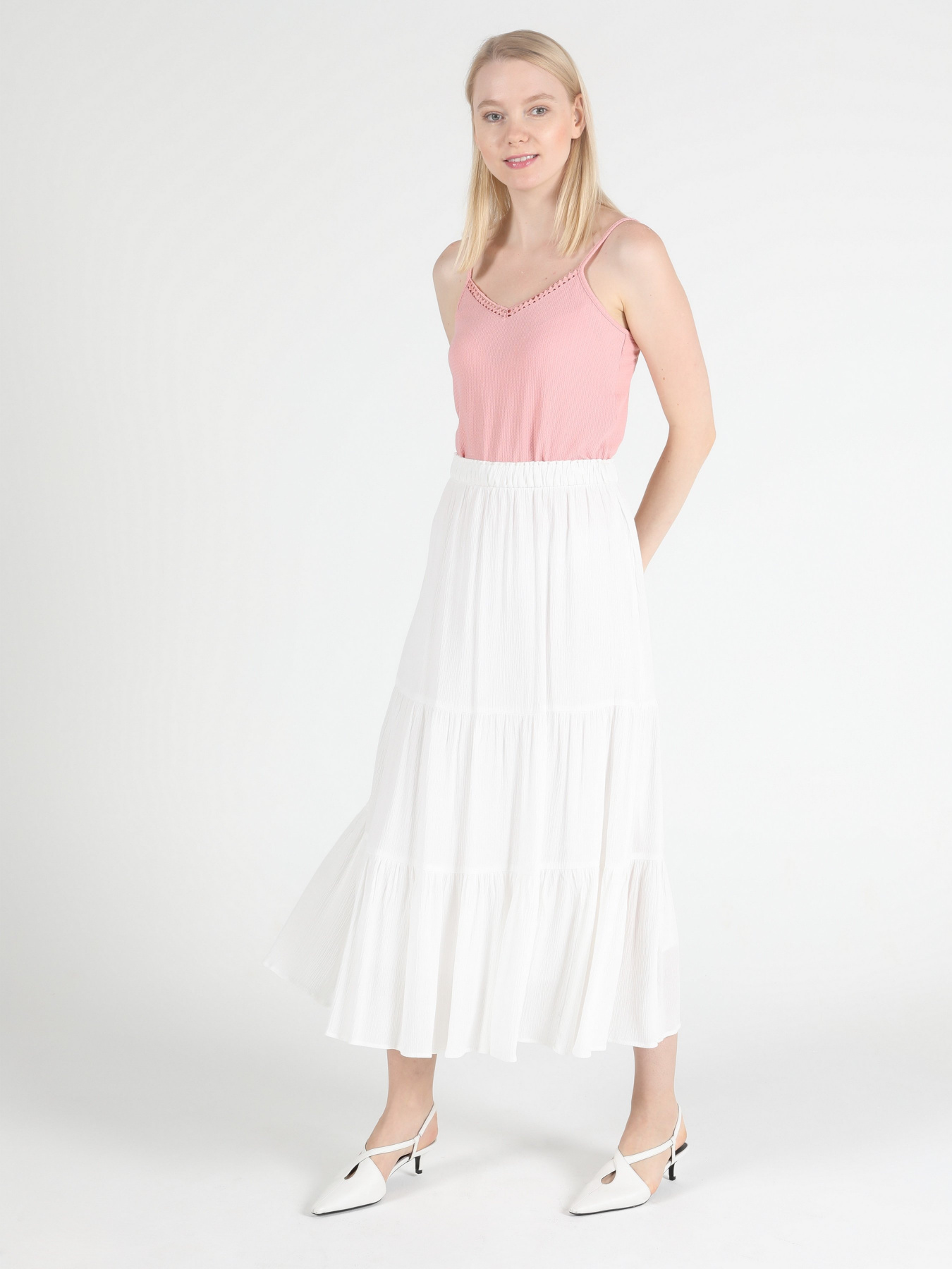 Юбки Colin’s модель CL1049024WHT Юбки Colin’s модель CL1049024WHT Фото
