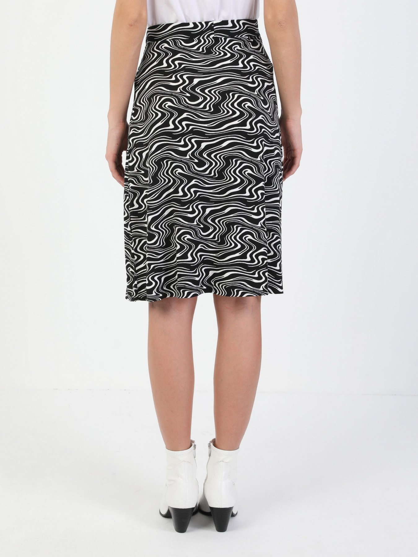Юбки Colin’s модель CL1049519BLK Юбки Colin’s модель CL1049519BLK Фото