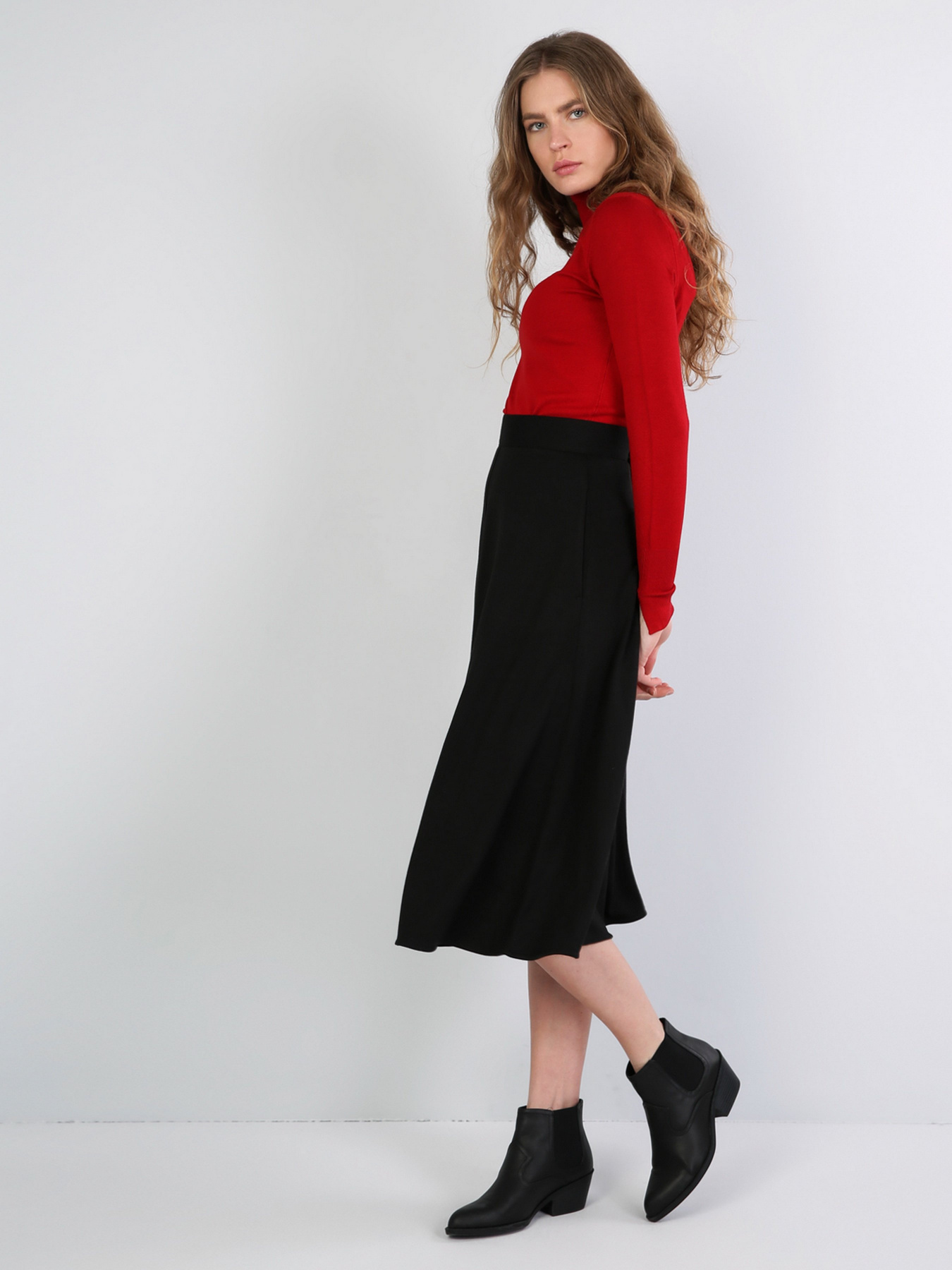 Юбки Colin’s модель CL1044921BLK Юбки Colin’s модель CL1044921BLK Фото