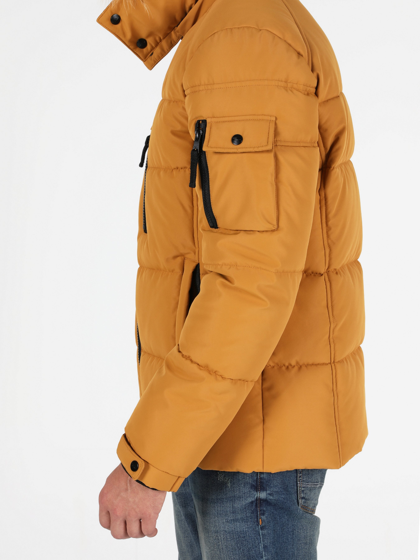 Куртки и дубленки Colin’s модель CL1035958YLW Куртки и дубленки Colin’s модель CL1035958YLW Фото