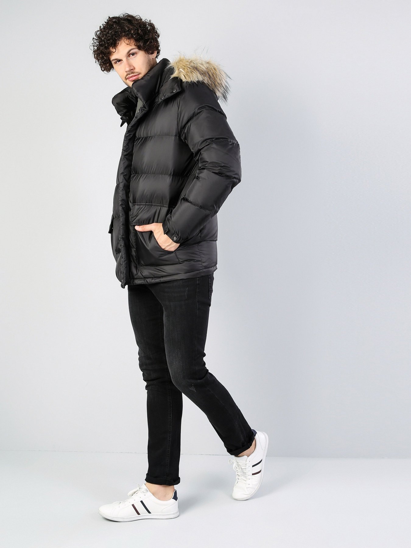 Куртки та дублянки Colin’s модель CL1036064BLK Фото