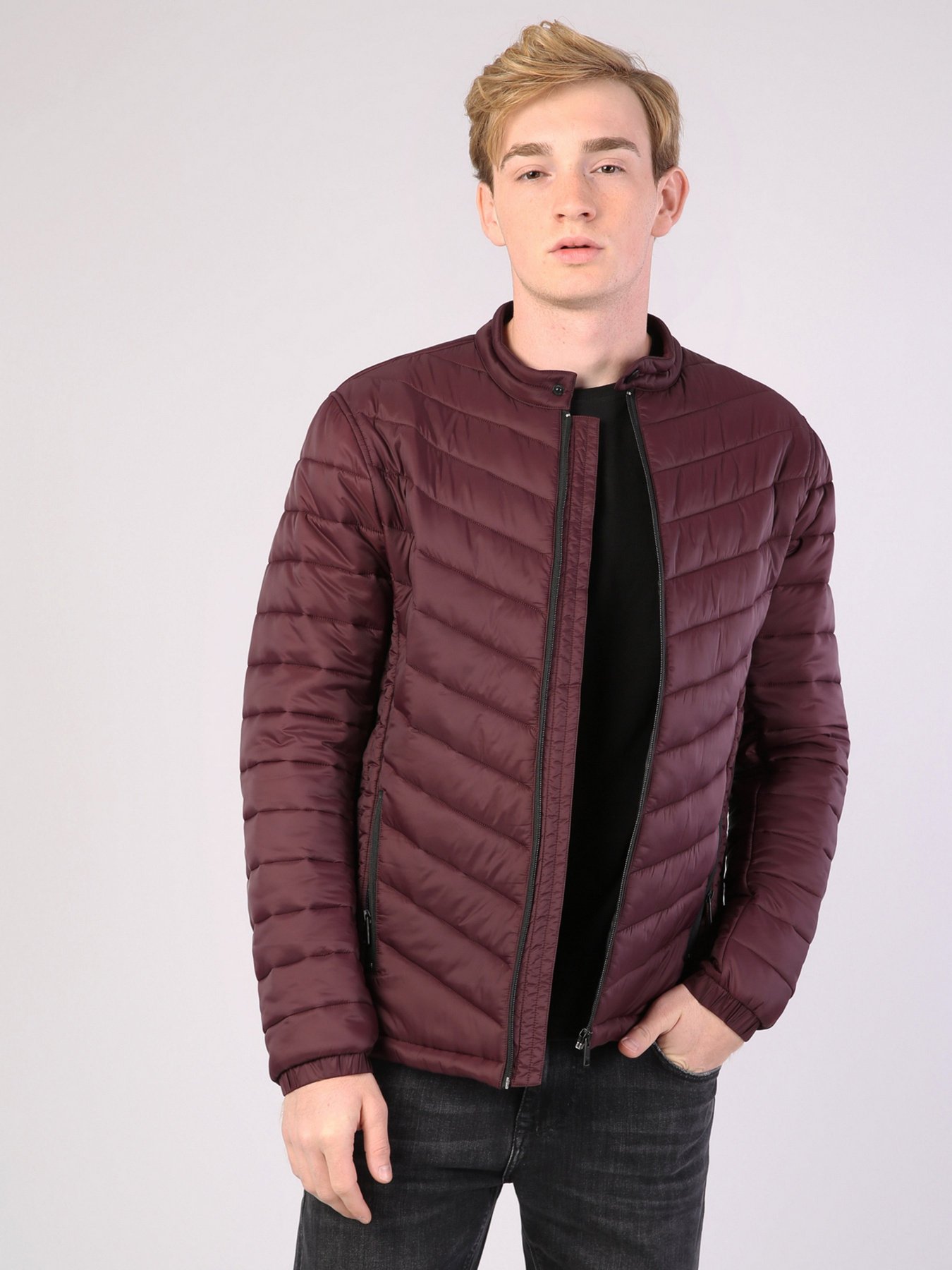 Куртки та дублянки Colin’s модель CL1041547BRD Куртки та дублянки Colin’s модель CL1041547BRD Фото