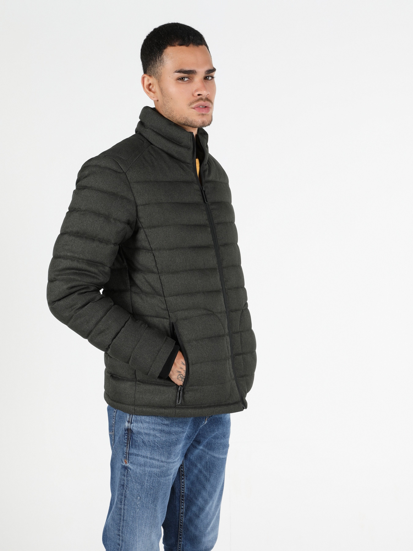 Куртки и дубленки Colin’s модель CL1045509KHA Куртки и дубленки Colin’s модель CL1045509KHA Фото