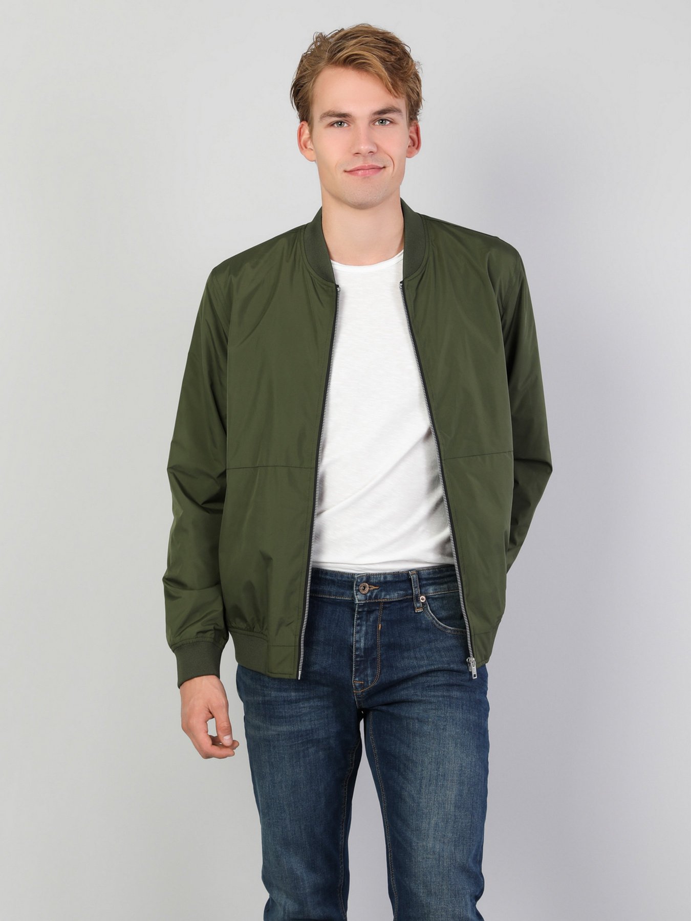 Куртки и дубленки Colin’s модель CL1047911KHA Куртки и дубленки Colin’s модель CL1047911KHA Фото