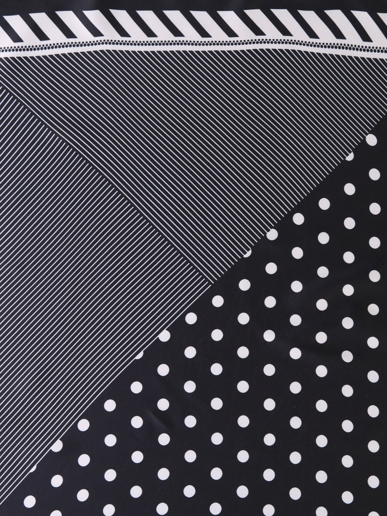 Шарфи та хустки Colin’s модель CL1041317BLK Шарфи та хустки Colin’s модель CL1041317BLK Фото