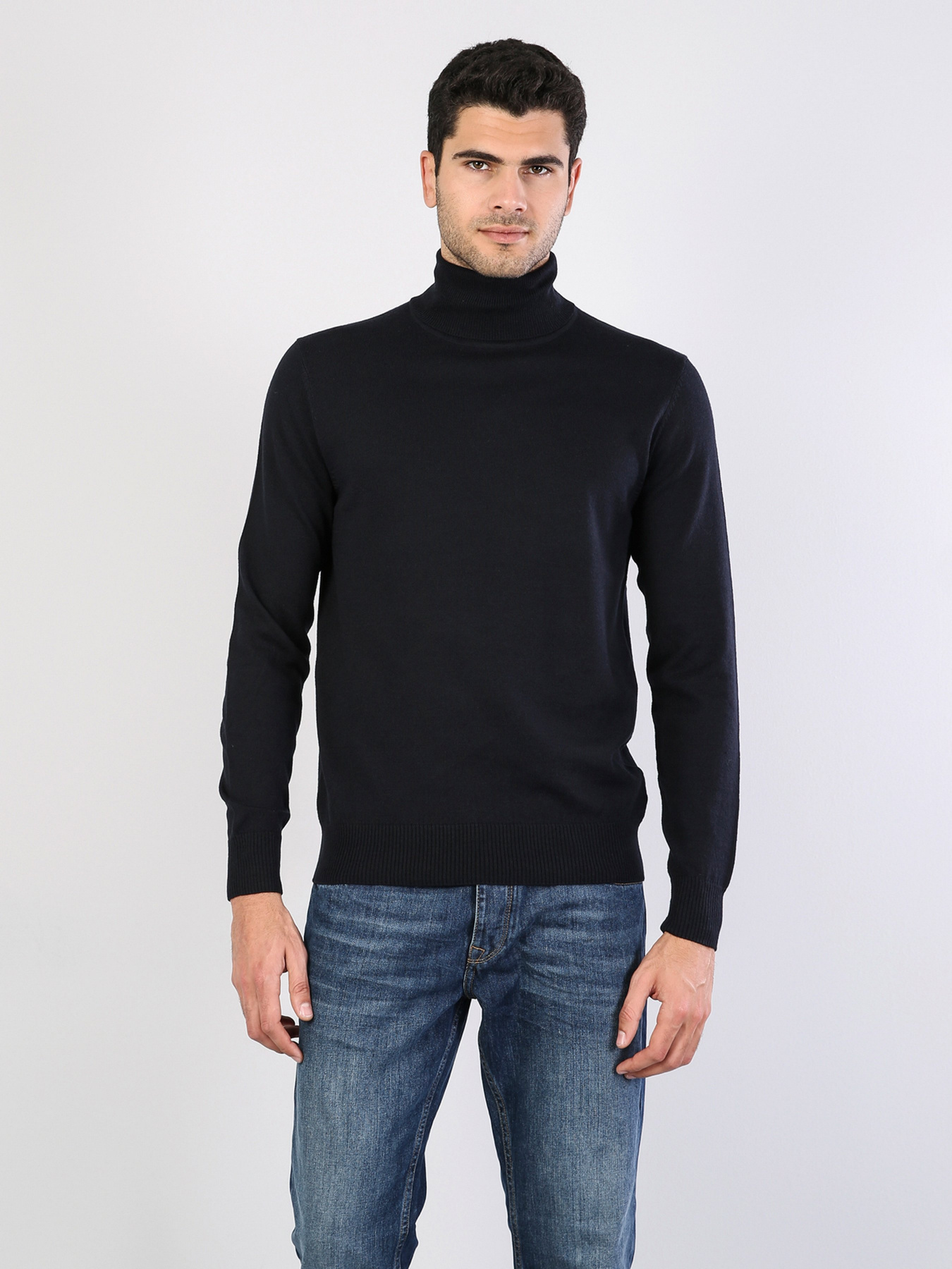 Свитры и кардиганы Colin’s модель CL1023624MNV Свитры и кардиганы Colin’s модель CL1023624MNV Фото