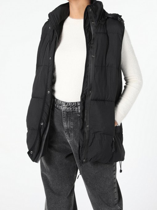 Жилеты Colin’s модель CL1054956BLK Фото