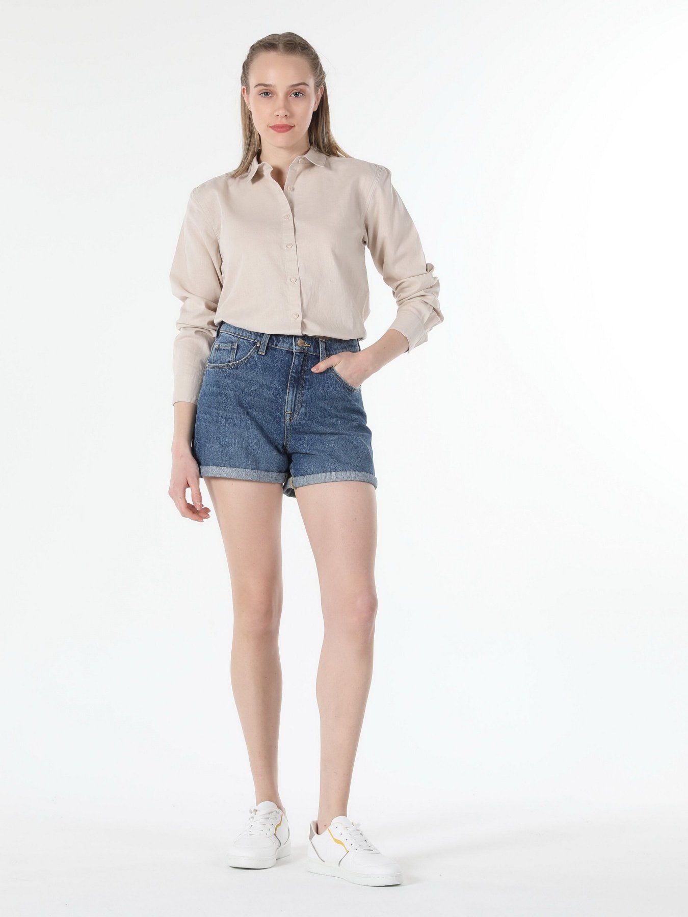 Рубашки Colin’s модель CL1058517BEI Рубашки Colin’s модель CL1058517BEI Фото