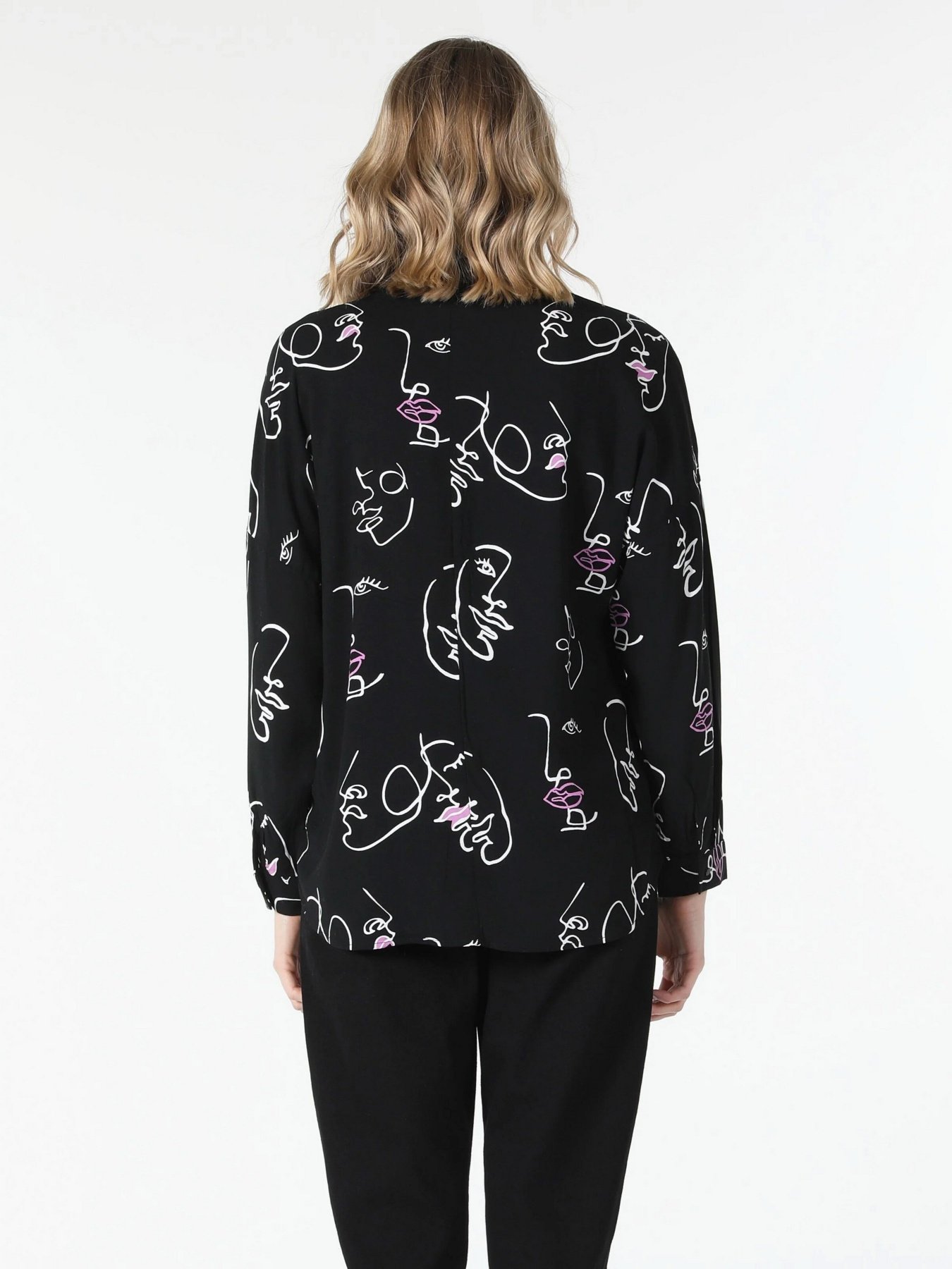 Сорочки Colin’s модель CL1057199BLK Сорочки Colin’s модель CL1057199BLK Фото