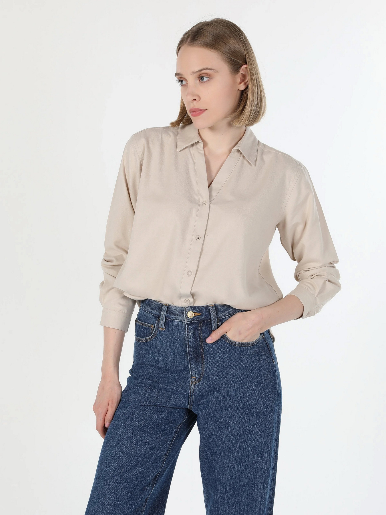 Сорочки Colin’s модель CL1060252BEI Сорочки Colin’s модель CL1060252BEI Фото