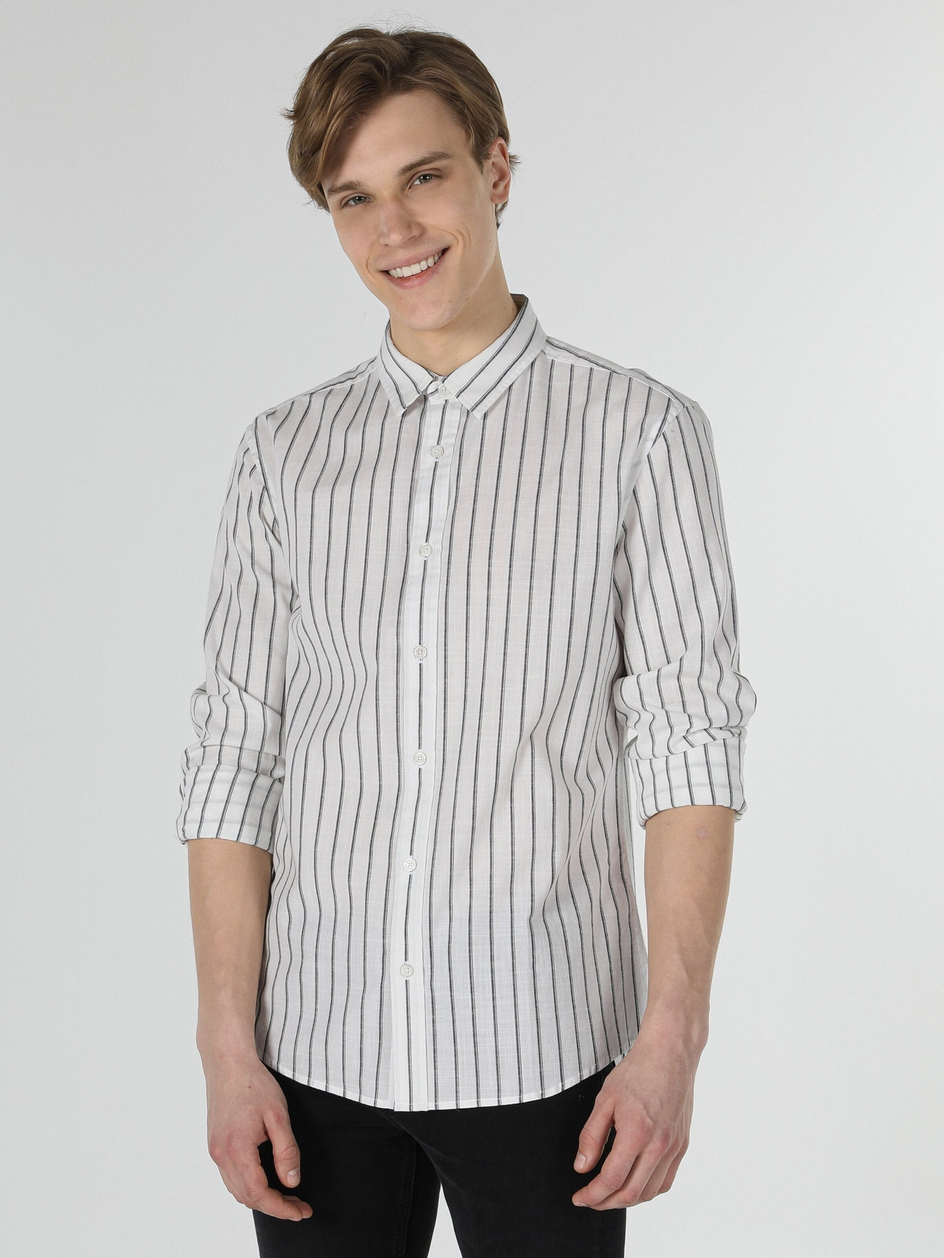 Рубашки Colin’s модель CL1053806WHT Рубашки Colin’s модель CL1053806WHT Фото