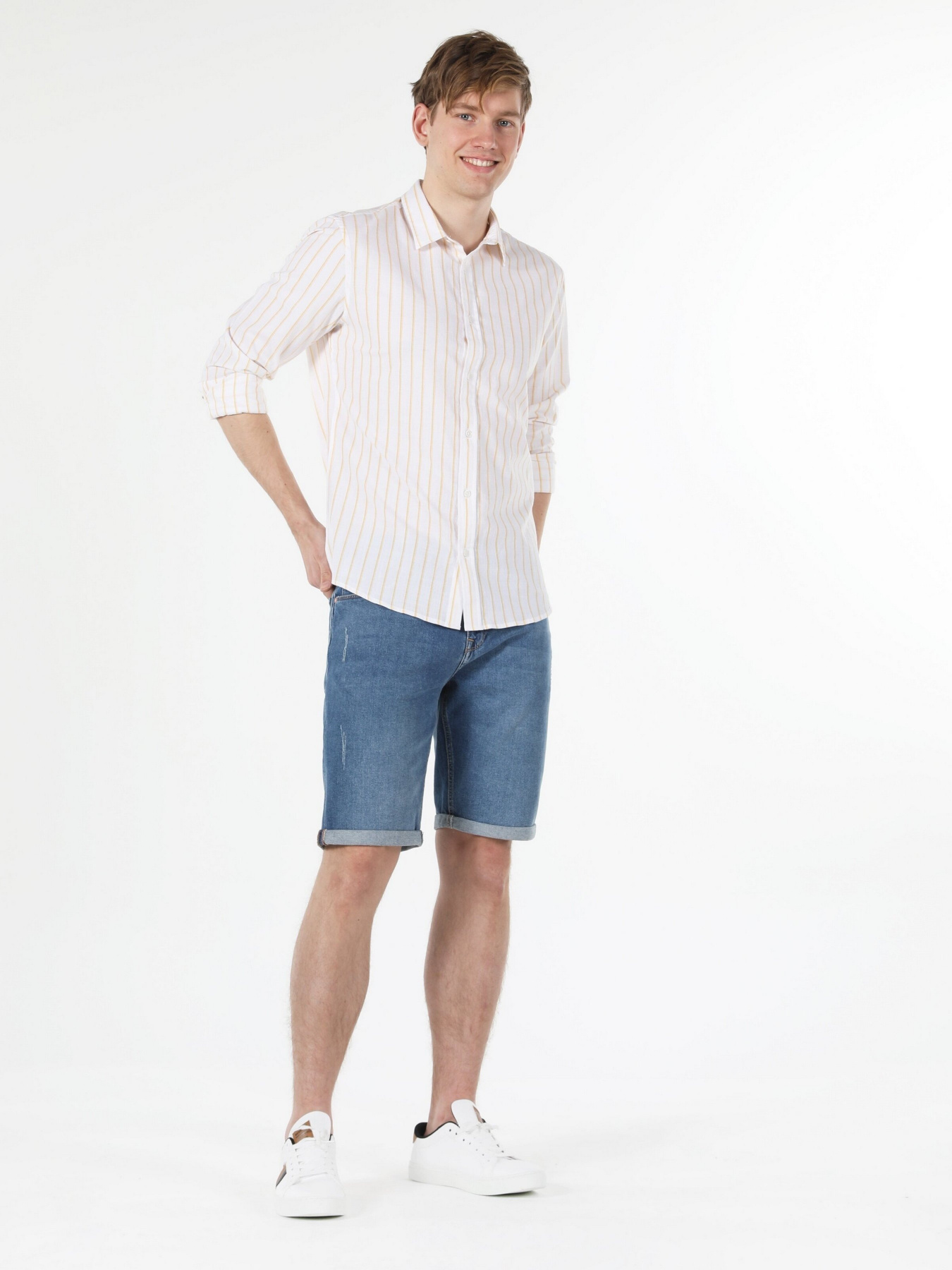 Рубашки Colin’s модель CL1053806YLW Рубашки Colin’s модель CL1053806YLW Фото
