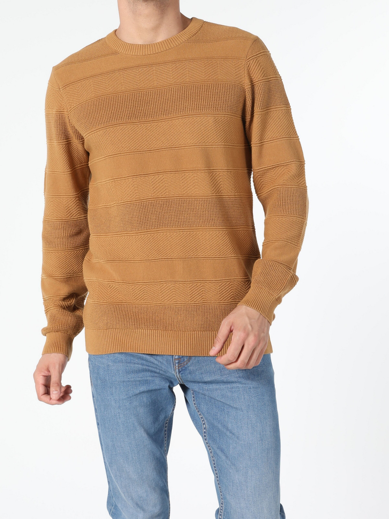 Свитры и кардиганы Colin’s модель CL1055241YLS Свитры и кардиганы Colin’s модель CL1055241YLS Фото