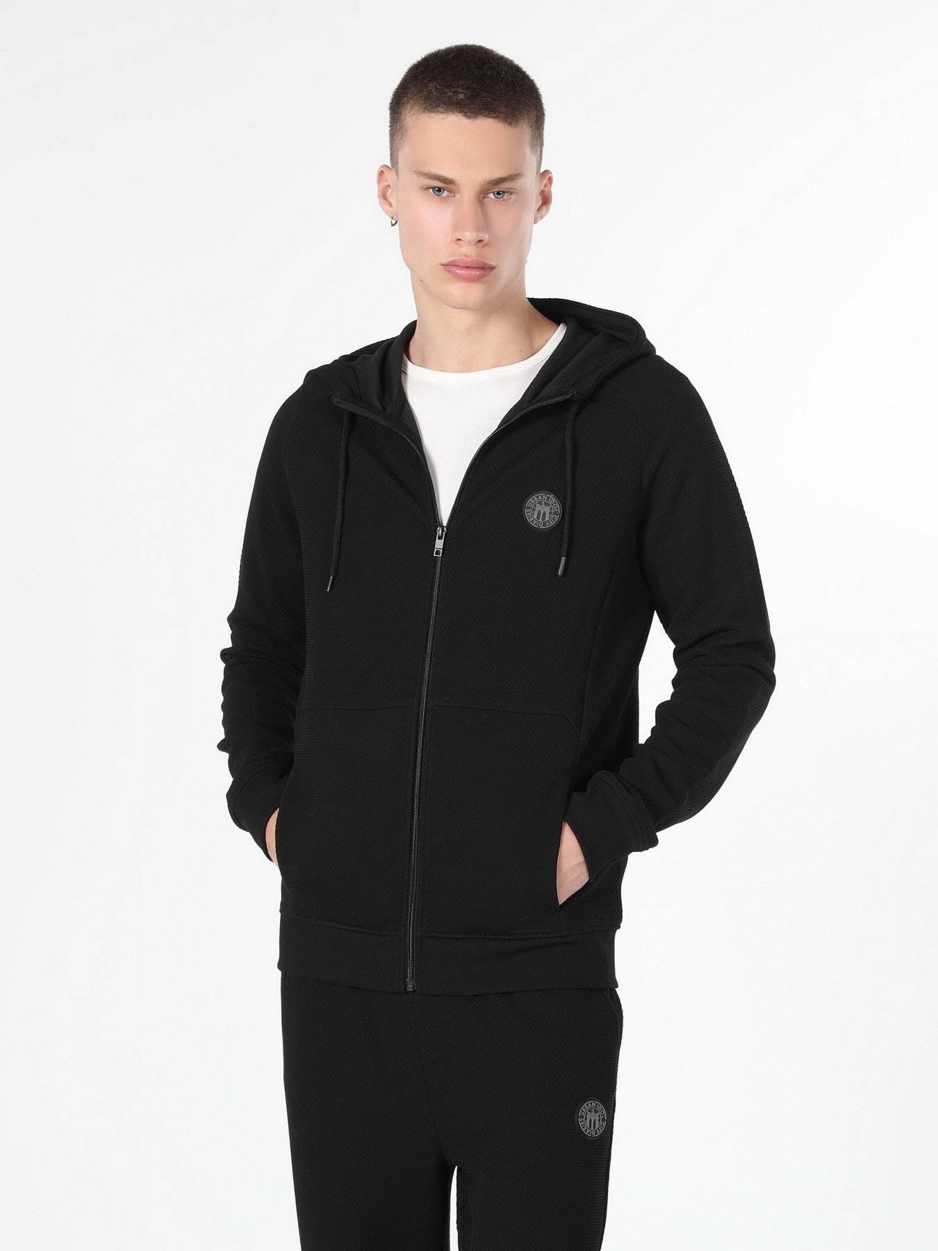 Худи и свитшоты Colin’s модель CL1060263BLK Фото