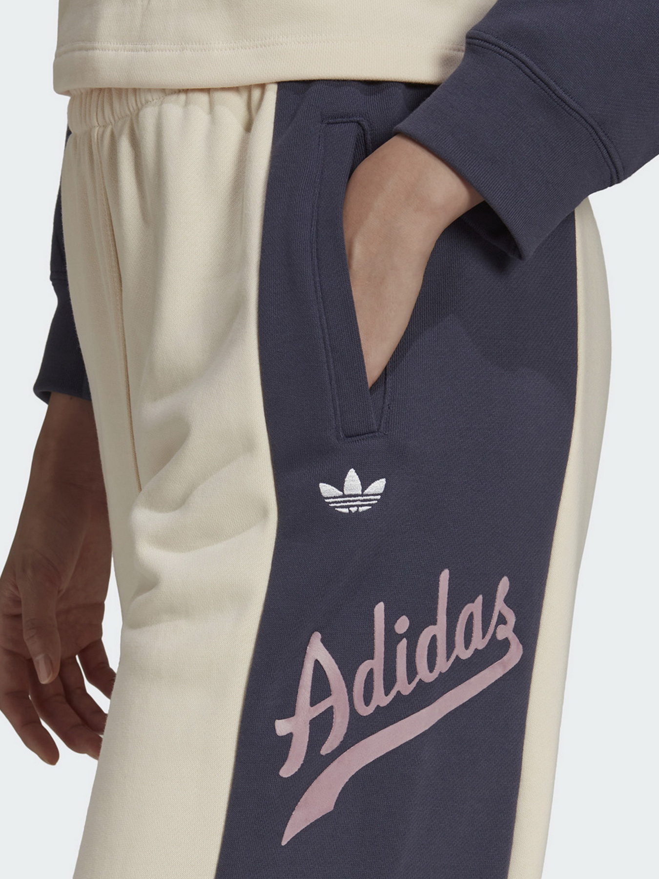 Брюки Adidas Modern B-Ball Originals модель HD9779 Фото