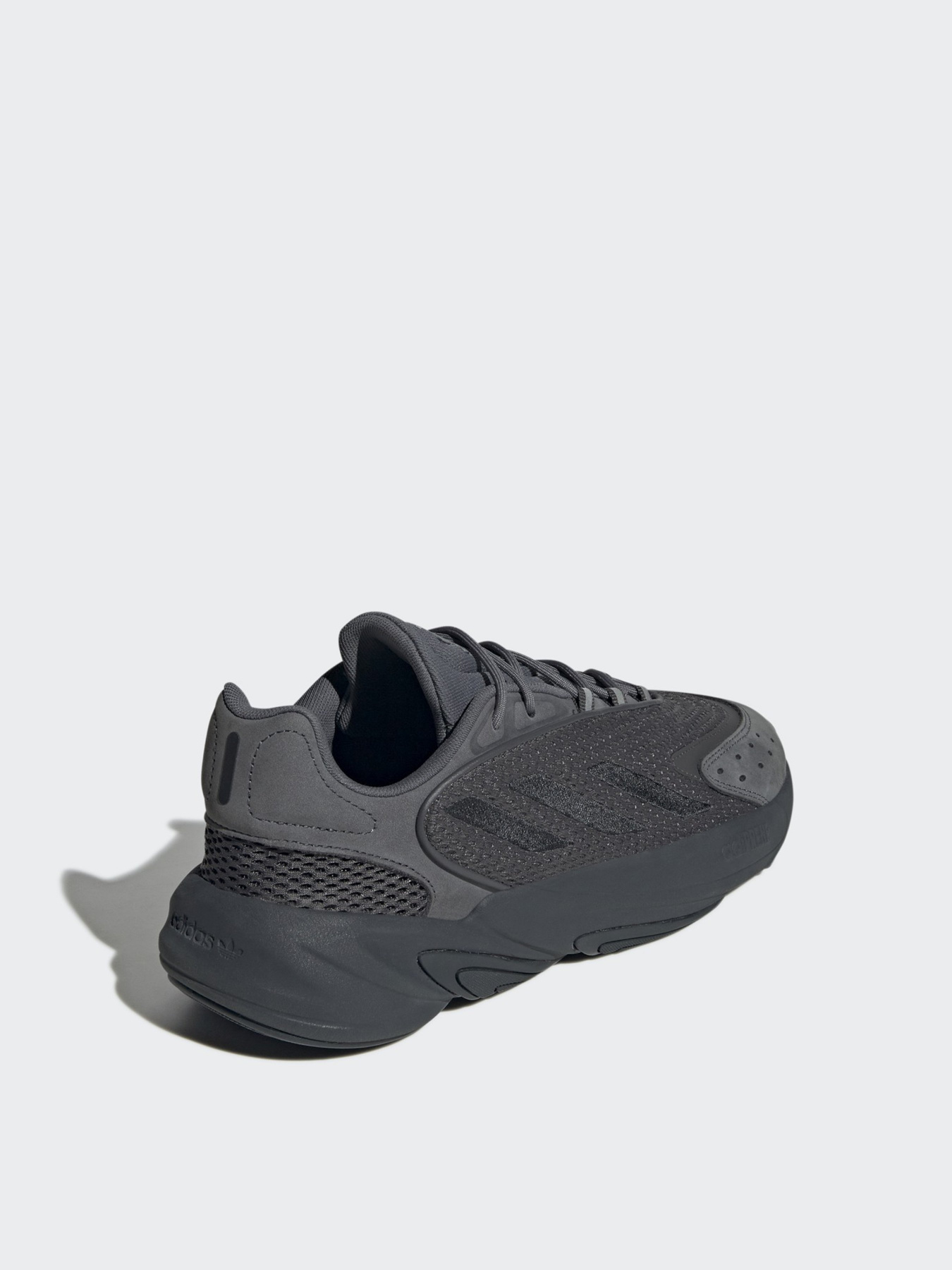 Кроссовки Adidas OZELIA модель GX3254 Фото