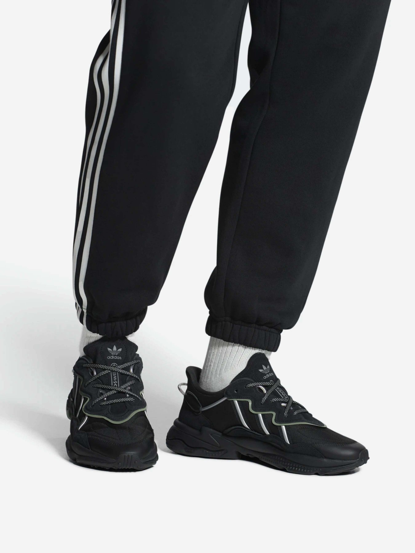 Кроссовки Adidas Ozweego модель HP6336 Фото