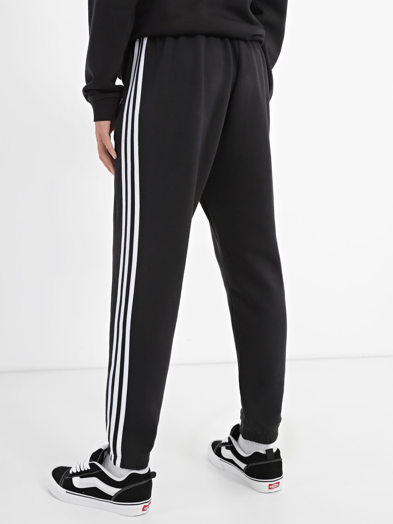 Брюки Adidas ESSENTIALS FLEECE 3-STRIPES TA модель IB4038 Фото