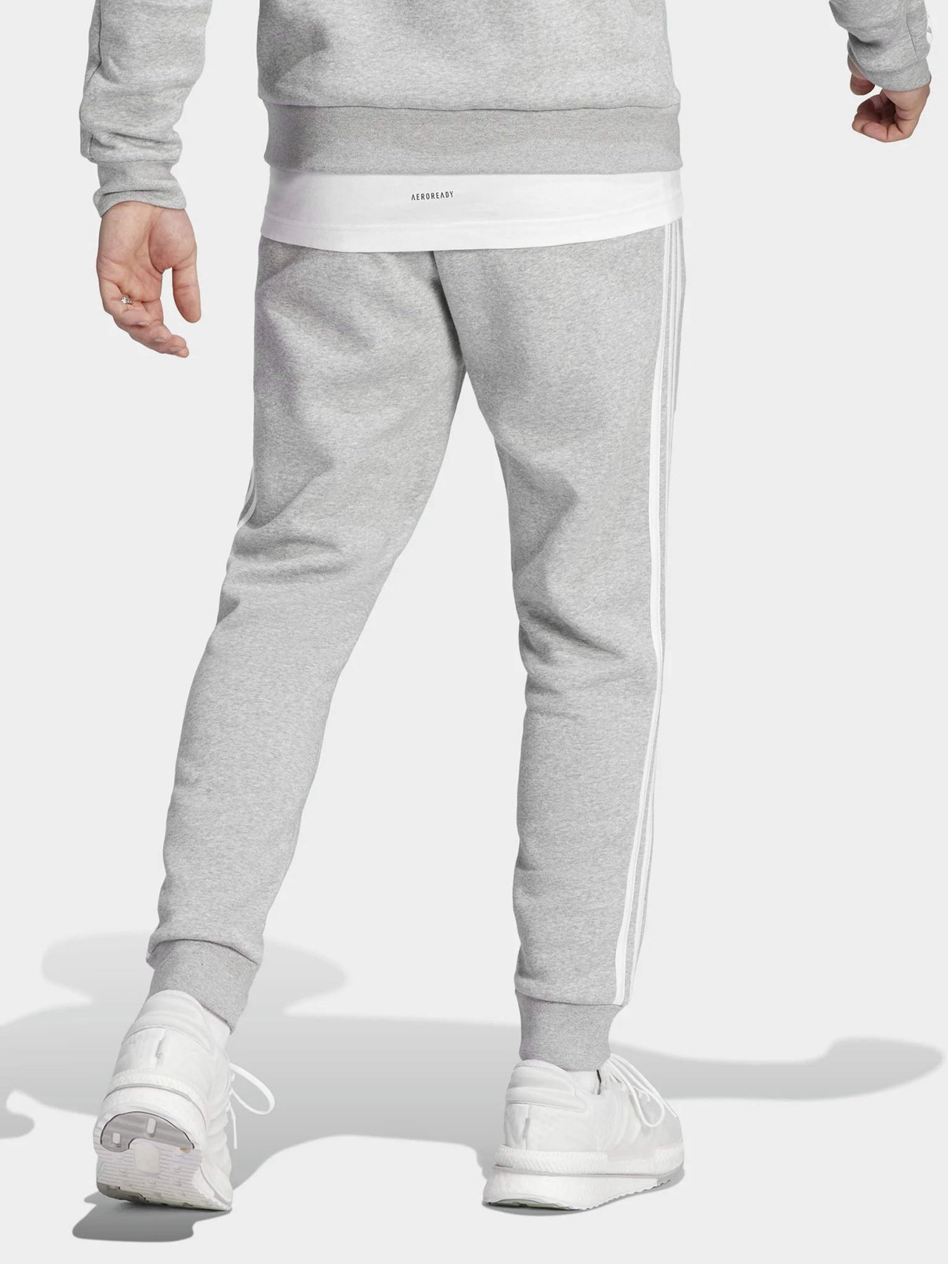 Брюки Adidas ESSENTIALS FLEECE 3-STRIPES TA модель IJ6494 Брюки Adidas ESSENTIALS FLEECE 3-STRIPES TA модель IJ6494 Фото