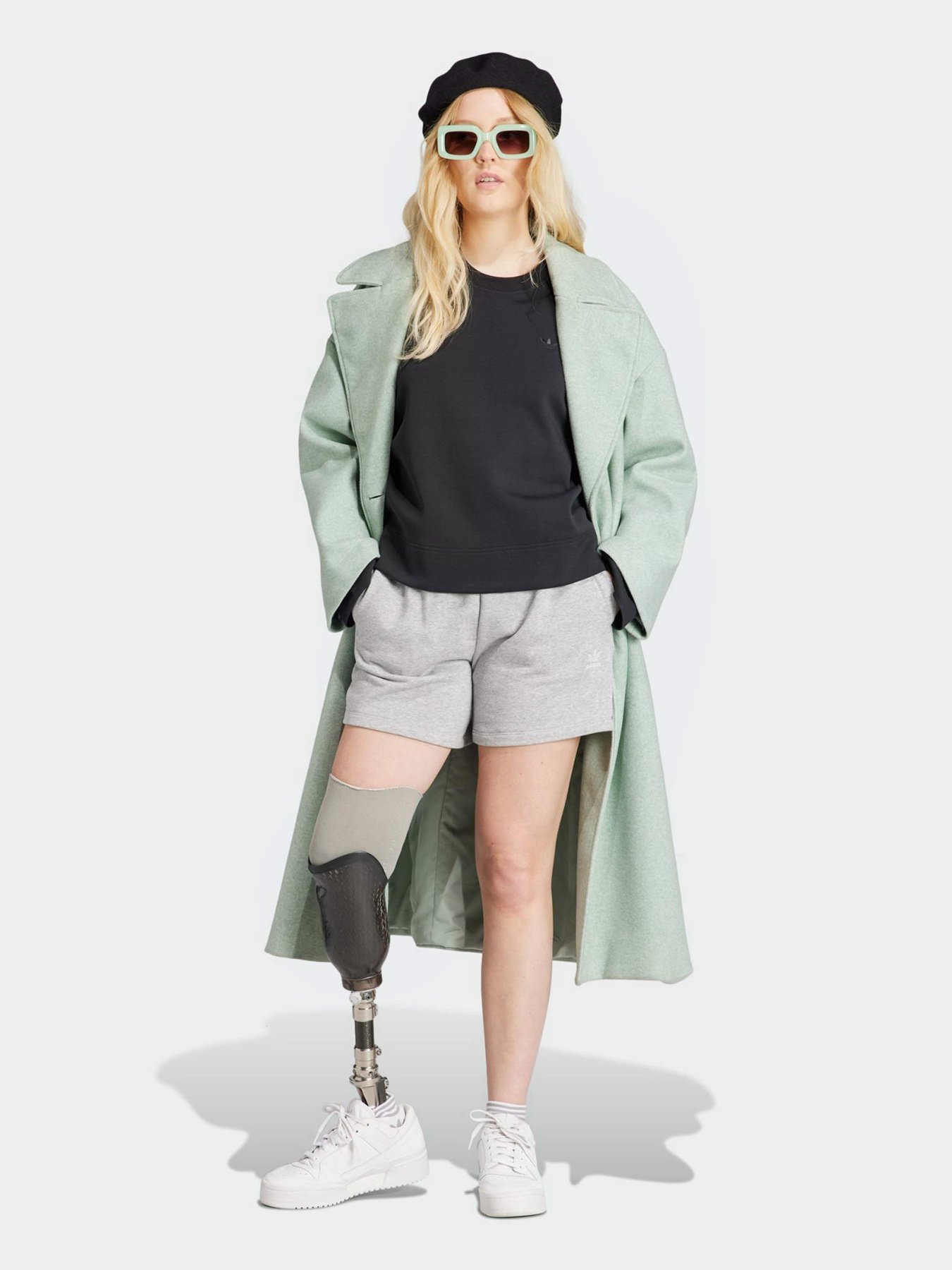 Худі та світшоти Adidas Essential Short Crew модель IJ9622 Фото