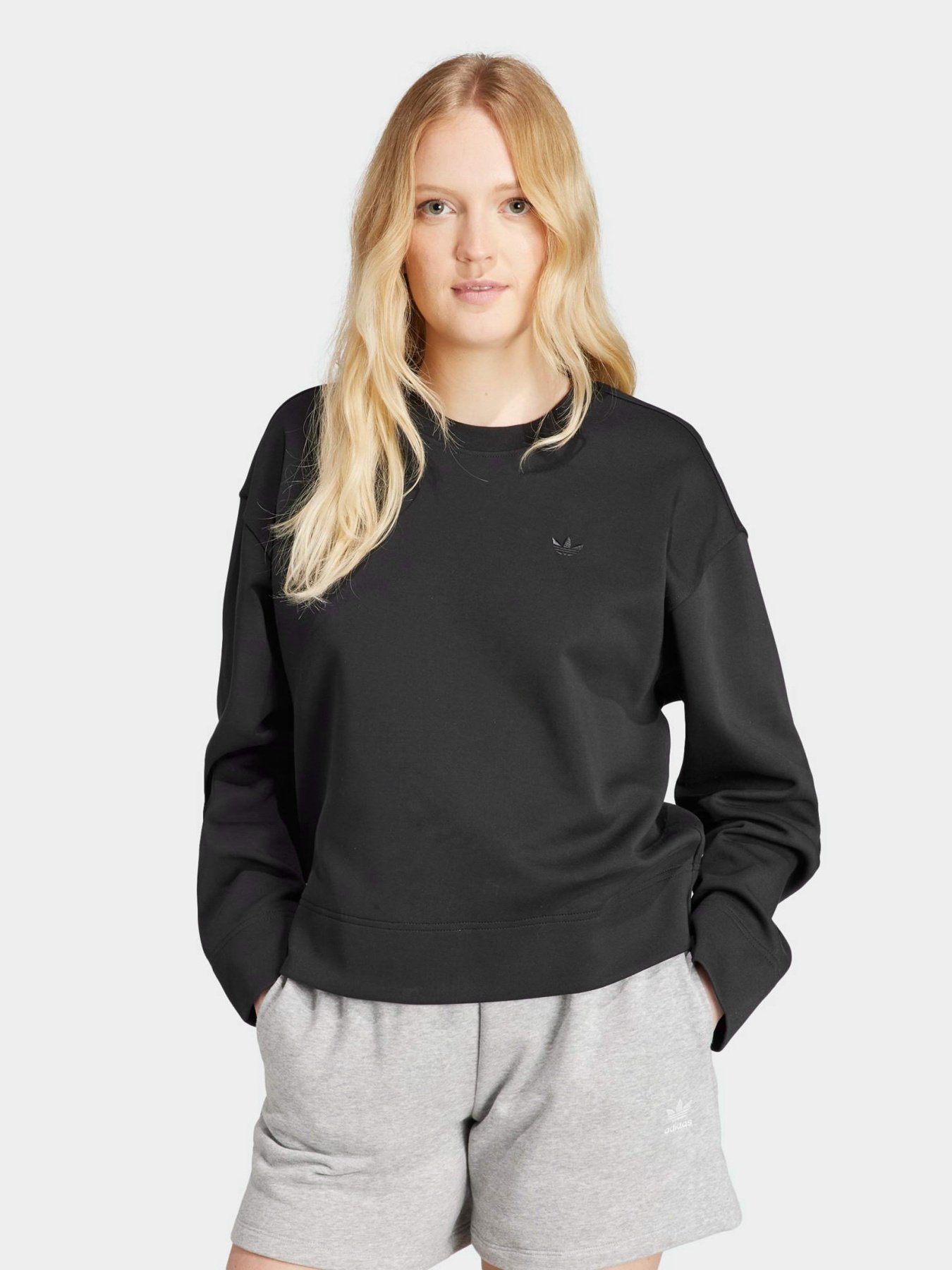Худі та світшоти Adidas Essential Short Crew модель IJ9622 Фото