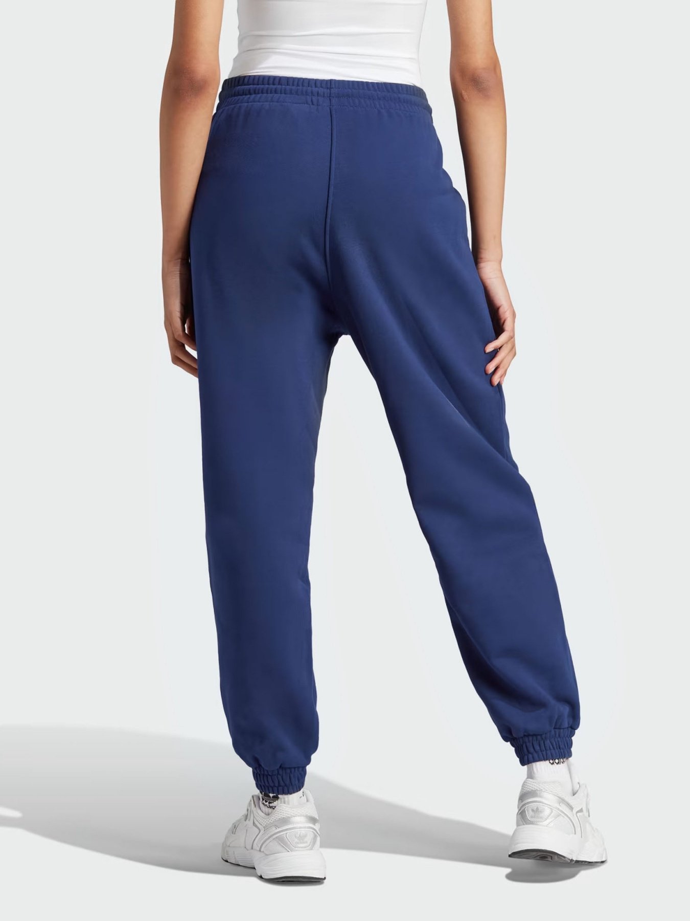 Брюки Adidas Pearl Trefoil Cuffed модель IL2423 Брюки Adidas Pearl Trefoil Cuffed модель IL2423 Фото