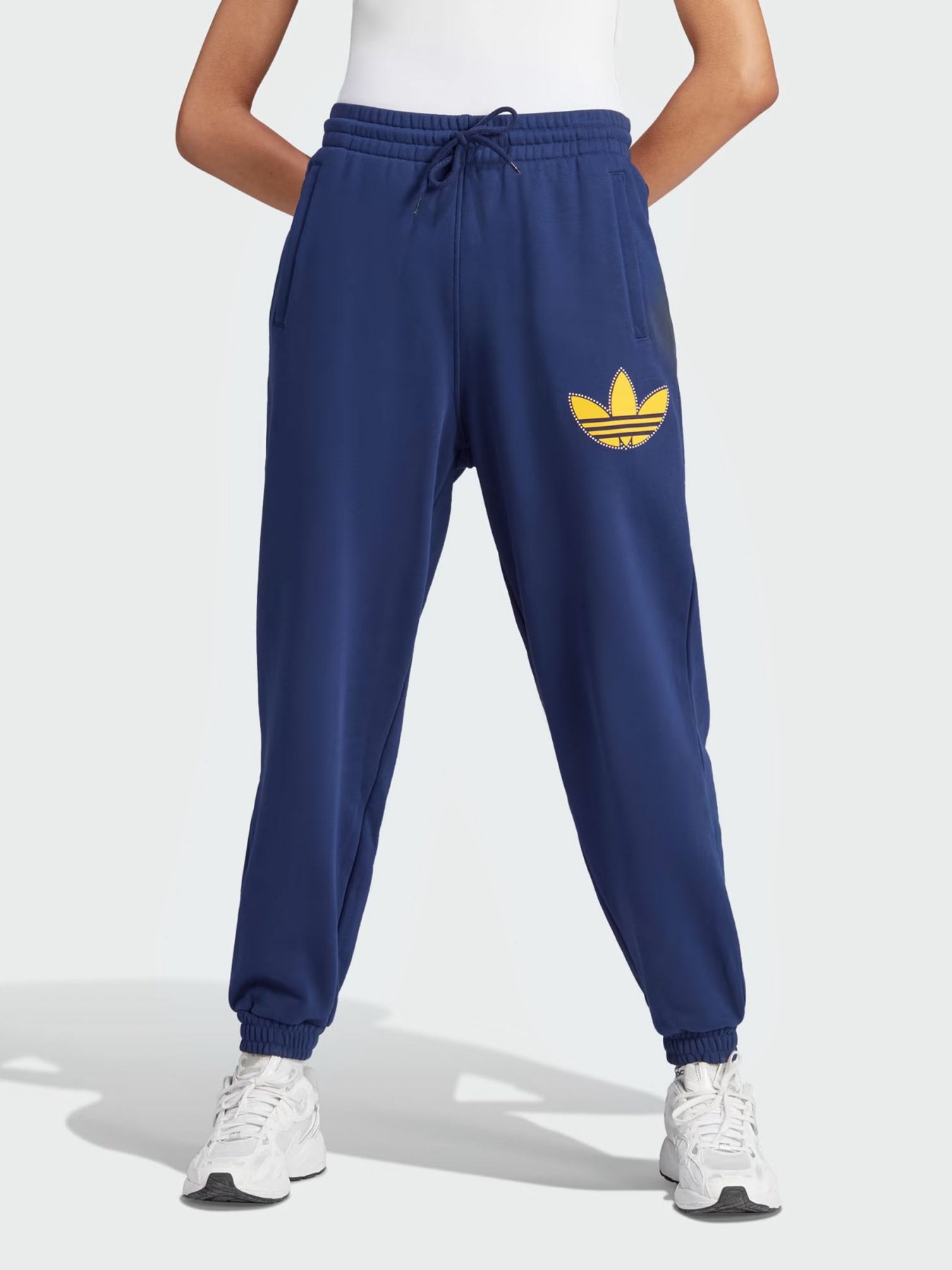 Брюки Adidas Pearl Trefoil Cuffed модель IL2423 Брюки Adidas Pearl Trefoil Cuffed модель IL2423 Фото
