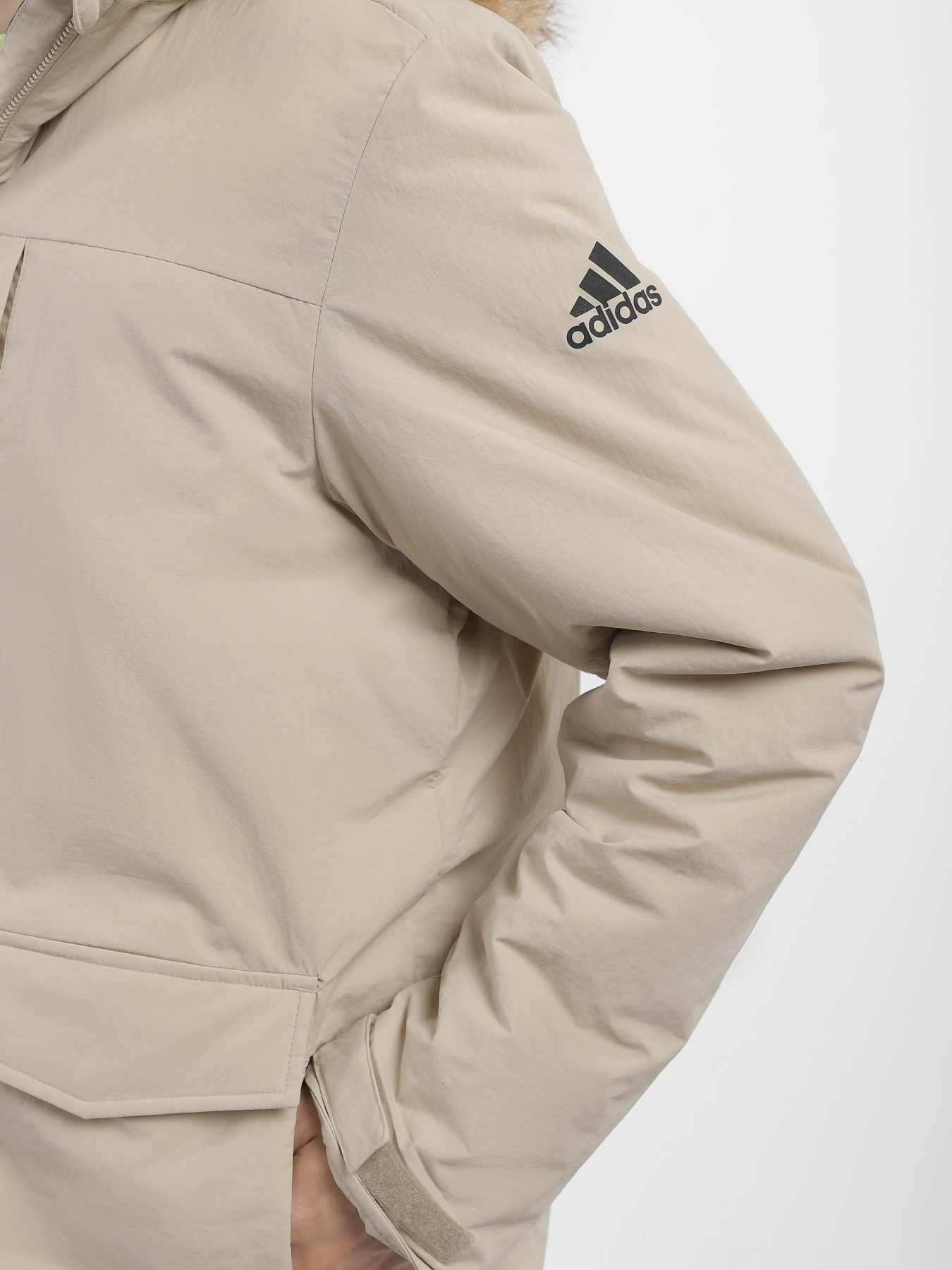 Куртки та дублянки Adidas Hooded Fur модель HZ8482 Куртки та дублянки Adidas Hooded Fur модель HZ8482 Фото
