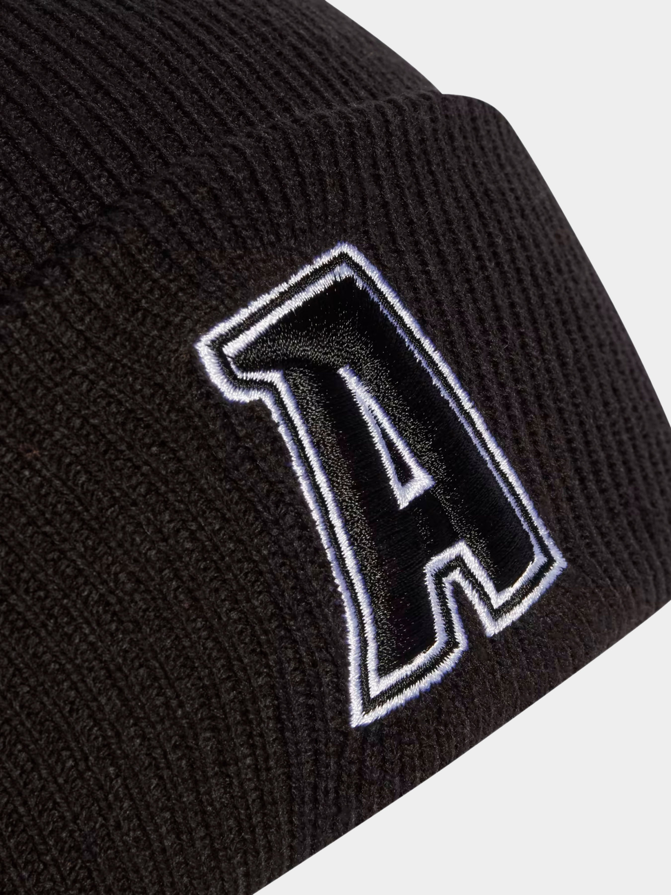 Шапки та кепки Adidas 2-Color Logo модель IB3236 Шапки та кепки Adidas 2-Color Logo модель IB3236 Фото