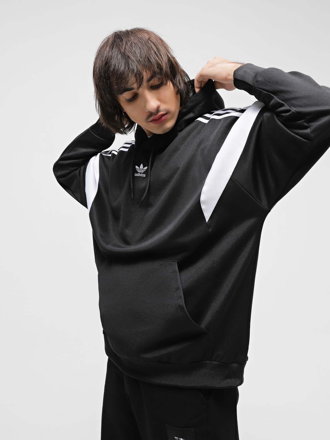 Худи и свитшоты Adidas Adicolor Classics Cut Line модель HS2065 Худи и свитшоты Adidas Adicolor Classics Cut Line модель HS2065 Фото