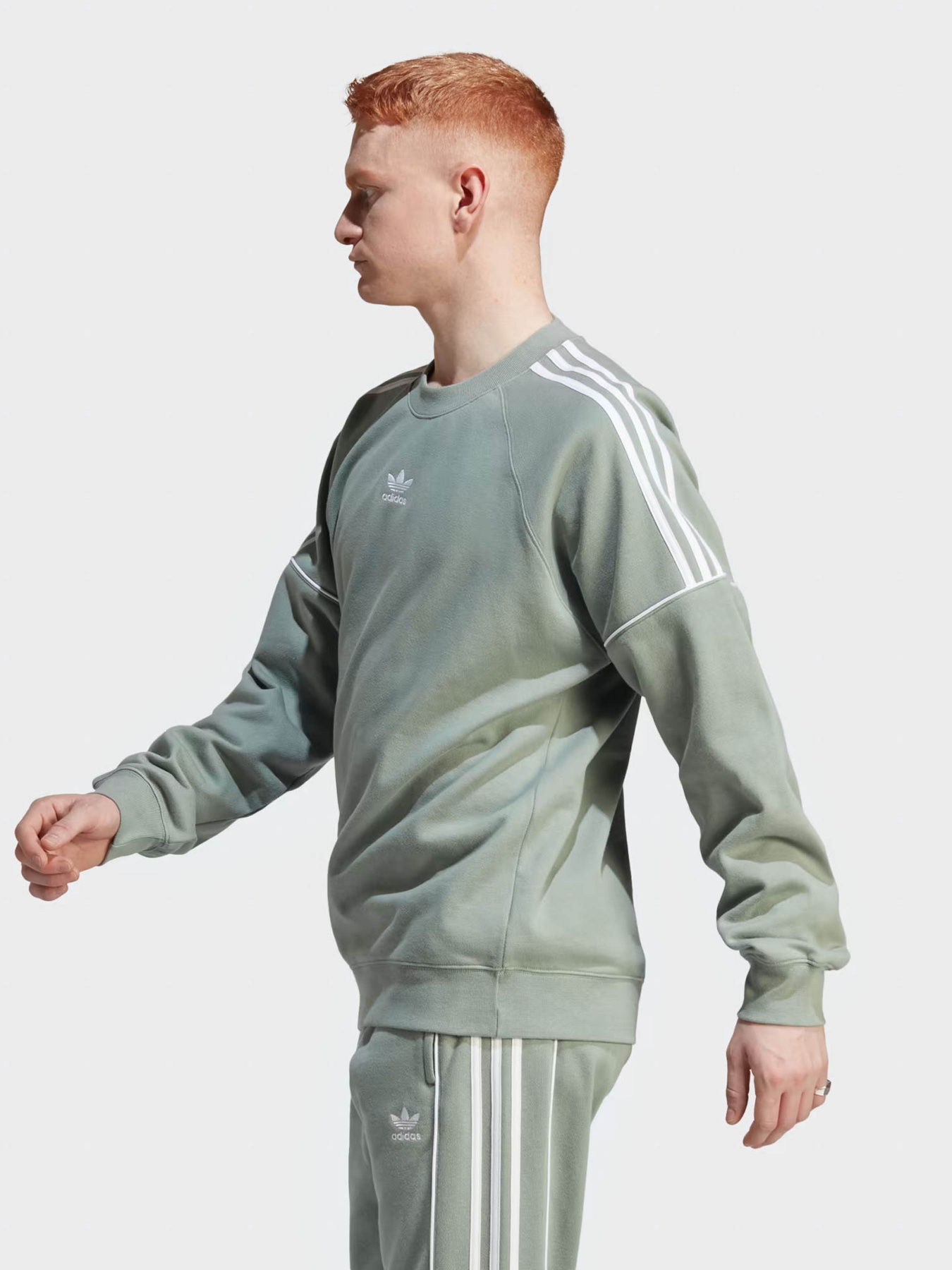 Худі та світшоти Adidas Rekive Crew  модель IB8696 Фото