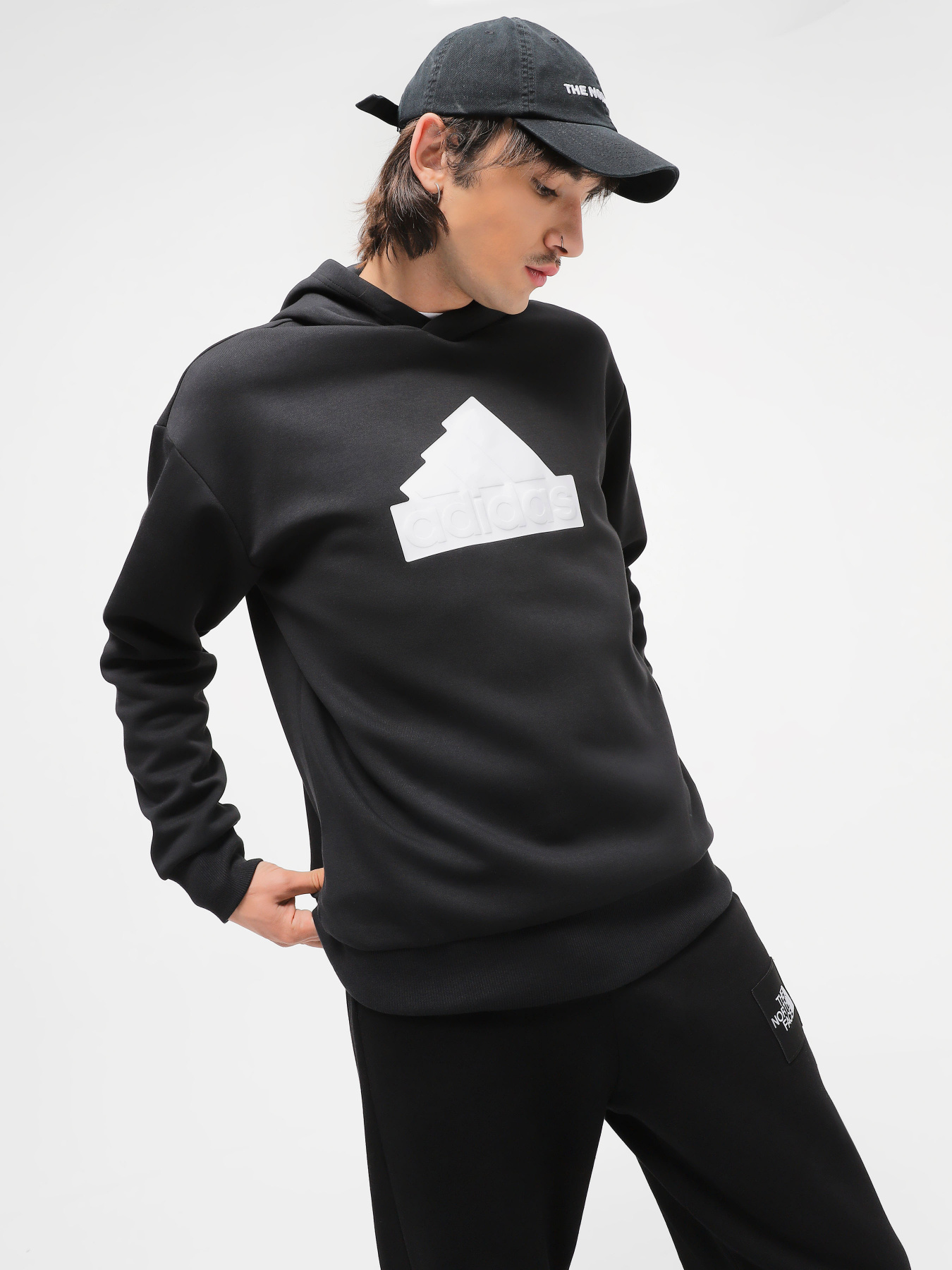 Худи и свитшоты Adidas Future Icons Badge of Sport модель IC3745 Худи и свитшоты Adidas Future Icons Badge of Sport модель IC3745 Фото