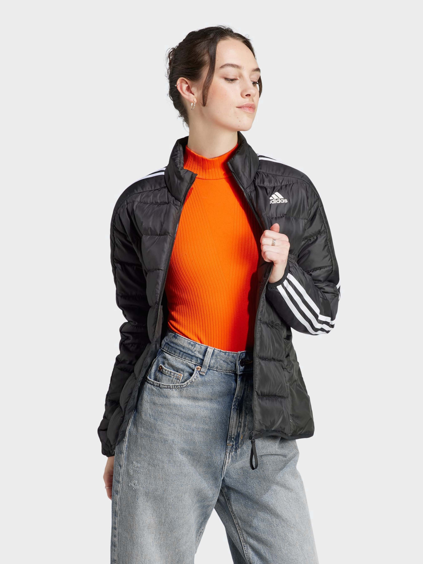 Куртки та дублянки Adidas Essentials 3-Stripes Light Down модель HZ5726 Фото