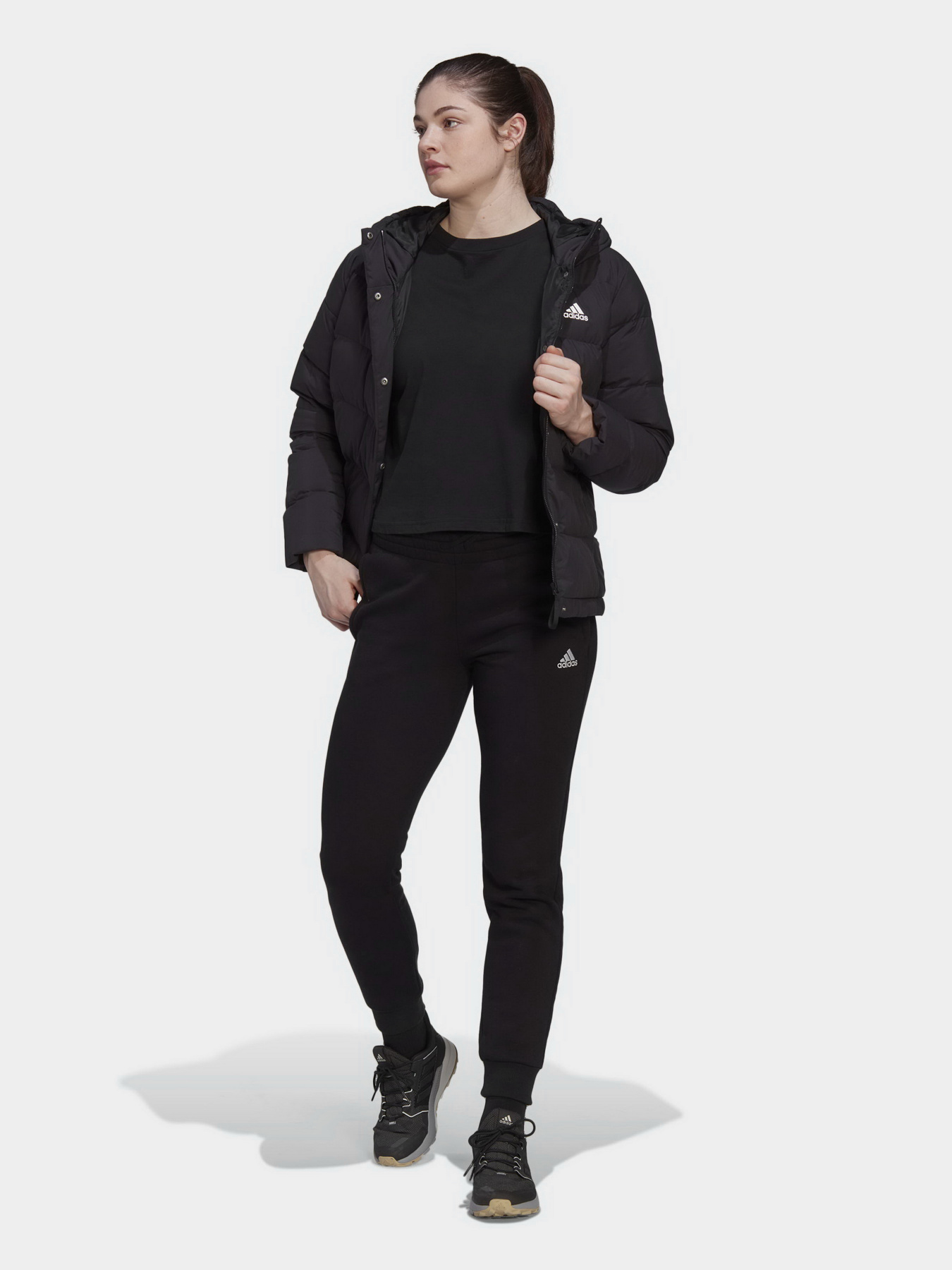 Куртки и дубленки Adidas Helionic Sportswear модель HG8747 Фото