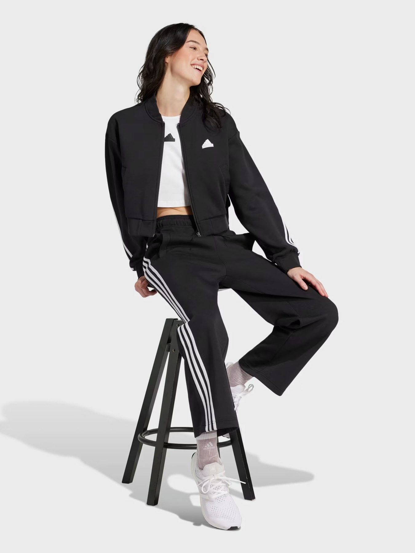 Брюки Adidas FUTURE ICONS 3-STRIPES OPEN HE модель IN9474 Фото