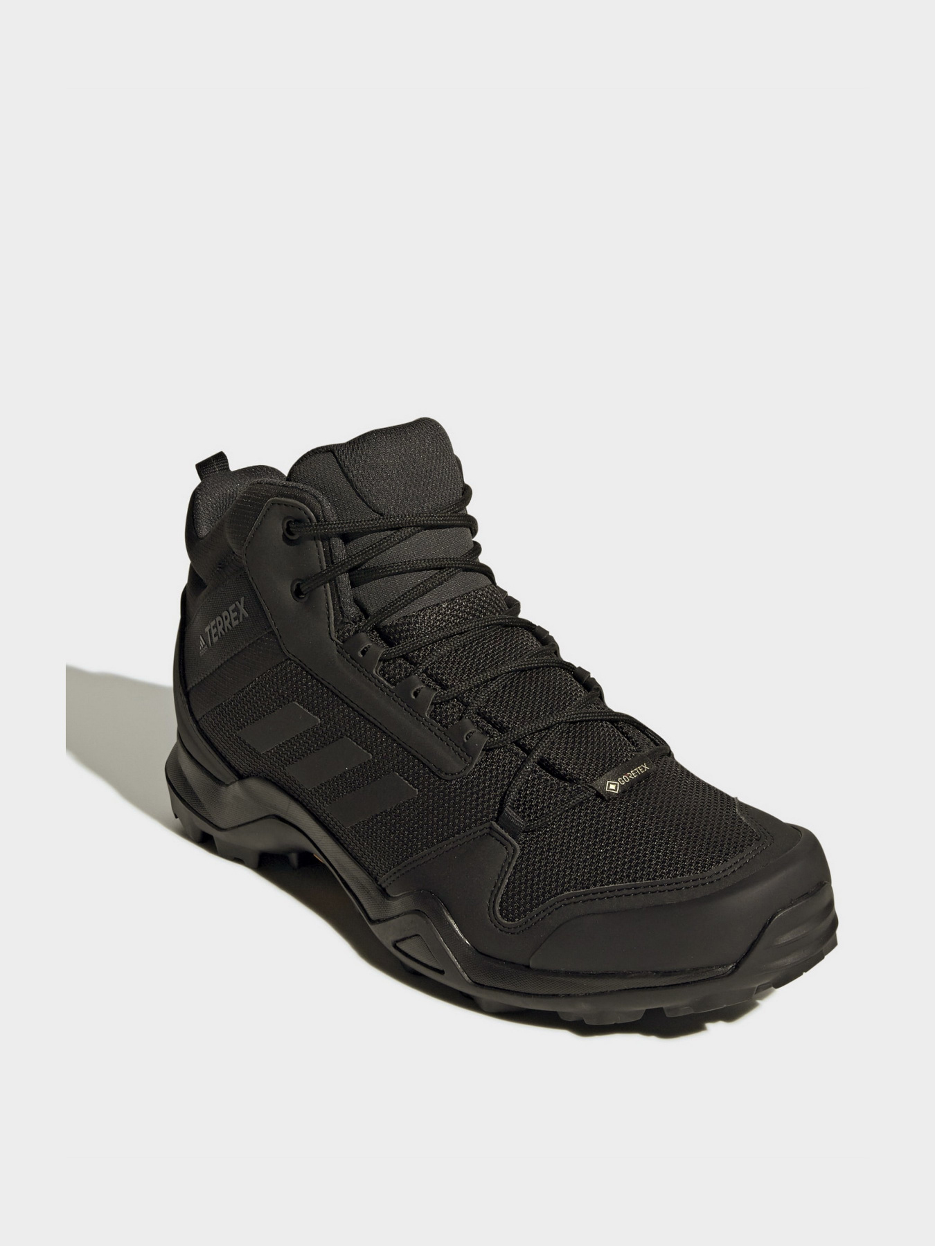 Черевики та чоботи Adidas TERREX AX3 MID GORE-TEX модель BC0466 Фото