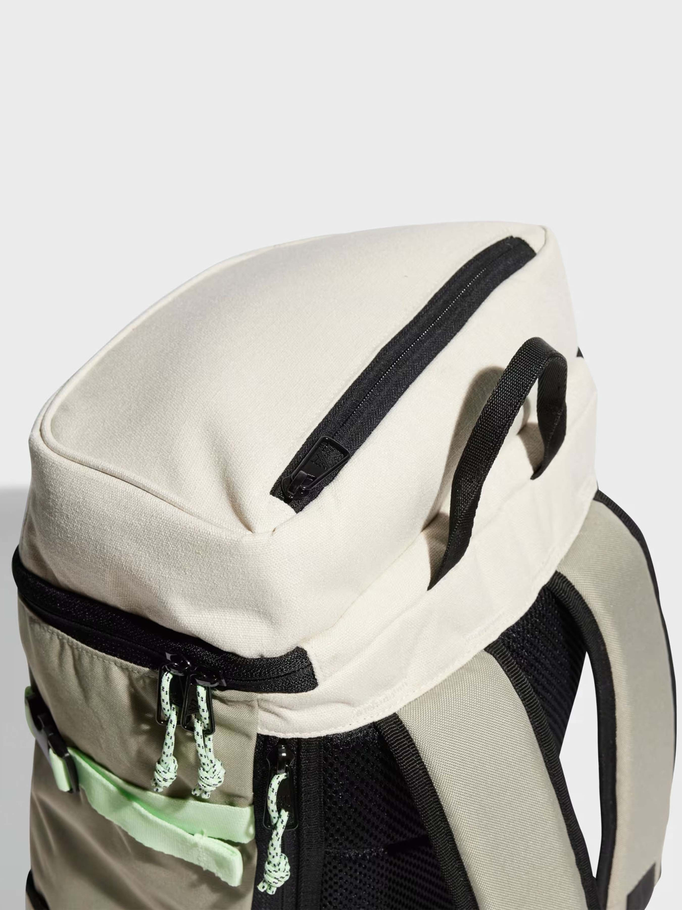 Рюкзаки Adidas XPLORER 22.4L модель IP0391 Рюкзаки Adidas XPLORER 22.4L модель IP0391 Фото