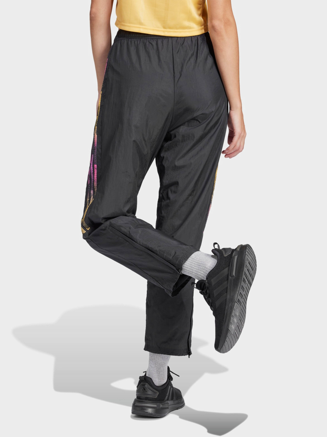 Брюки Adidas TIRO CUT 3-STRIPES SUMMER WOVE модель IQ4817 Фото