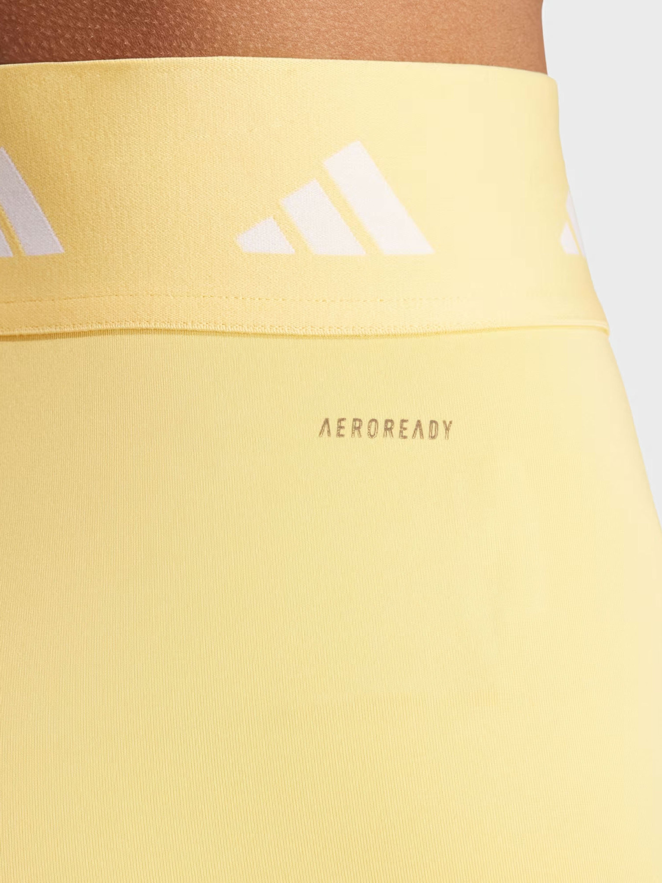 Шорты Adidas TECHFIT модель IU1856 Фото