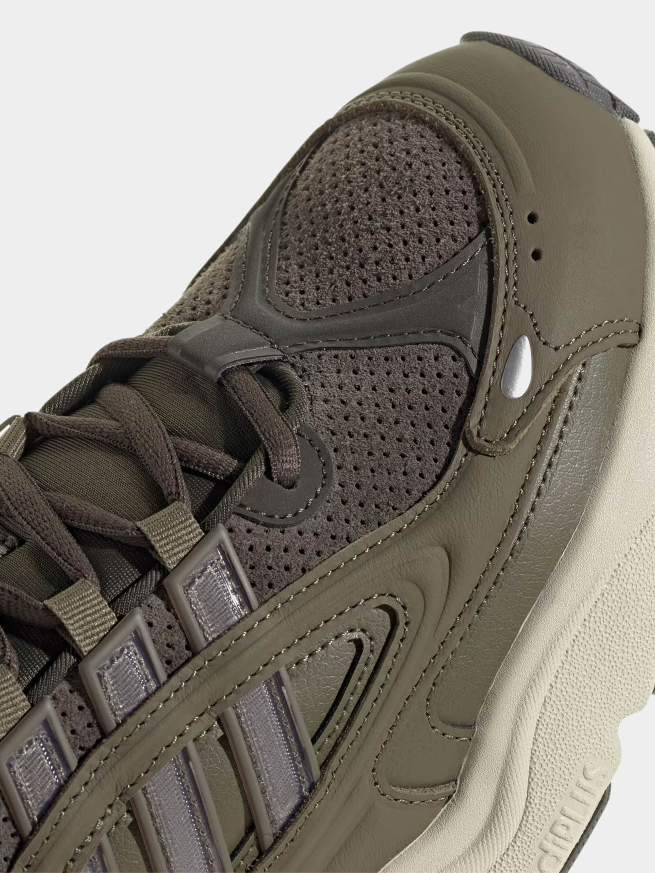 Кроссовки Adidas OZMILLEN модель IF9600 Фото