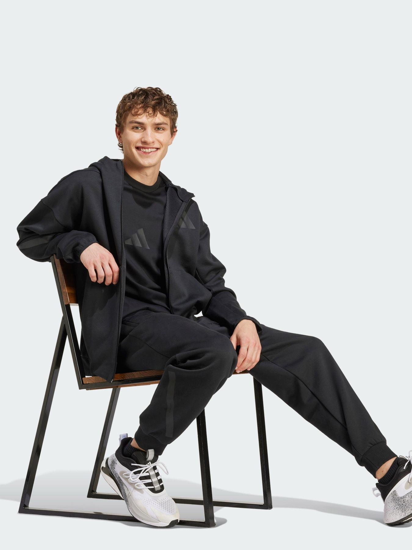 Худи и свитшоты Adidas Z.N.E. FULL-ZIP SPORTSWEAR модель JE7538 Худи и свитшоты Adidas Z.N.E. FULL-ZIP SPORTSWEAR модель JE7538 Фото