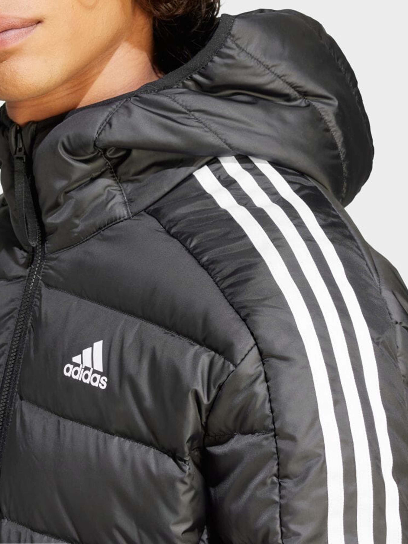 Куртки та дублянки Adidas ESSENTIALS 3-STRIPES модель HZ8522 Фото